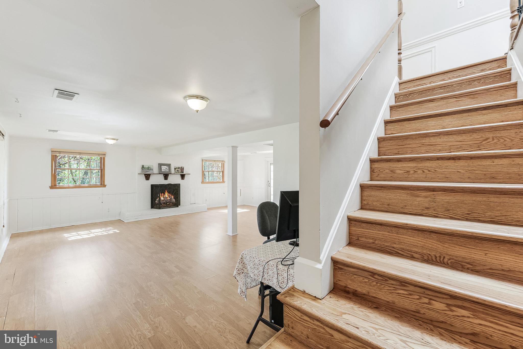12828 Great Oak Ln