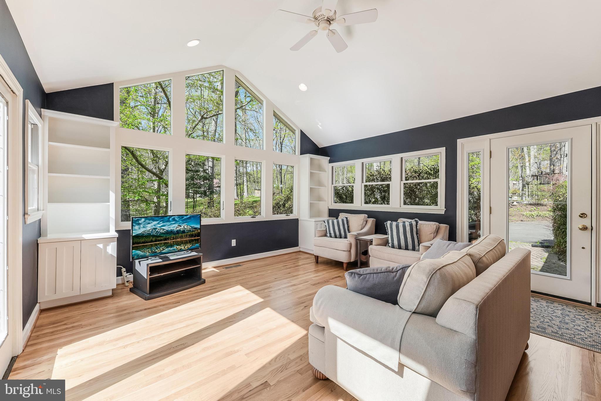 12828 Great Oak Ln