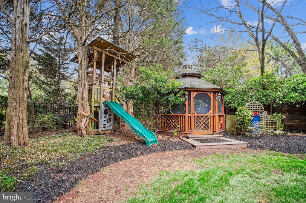 2715 COPPER CREEK ROAD