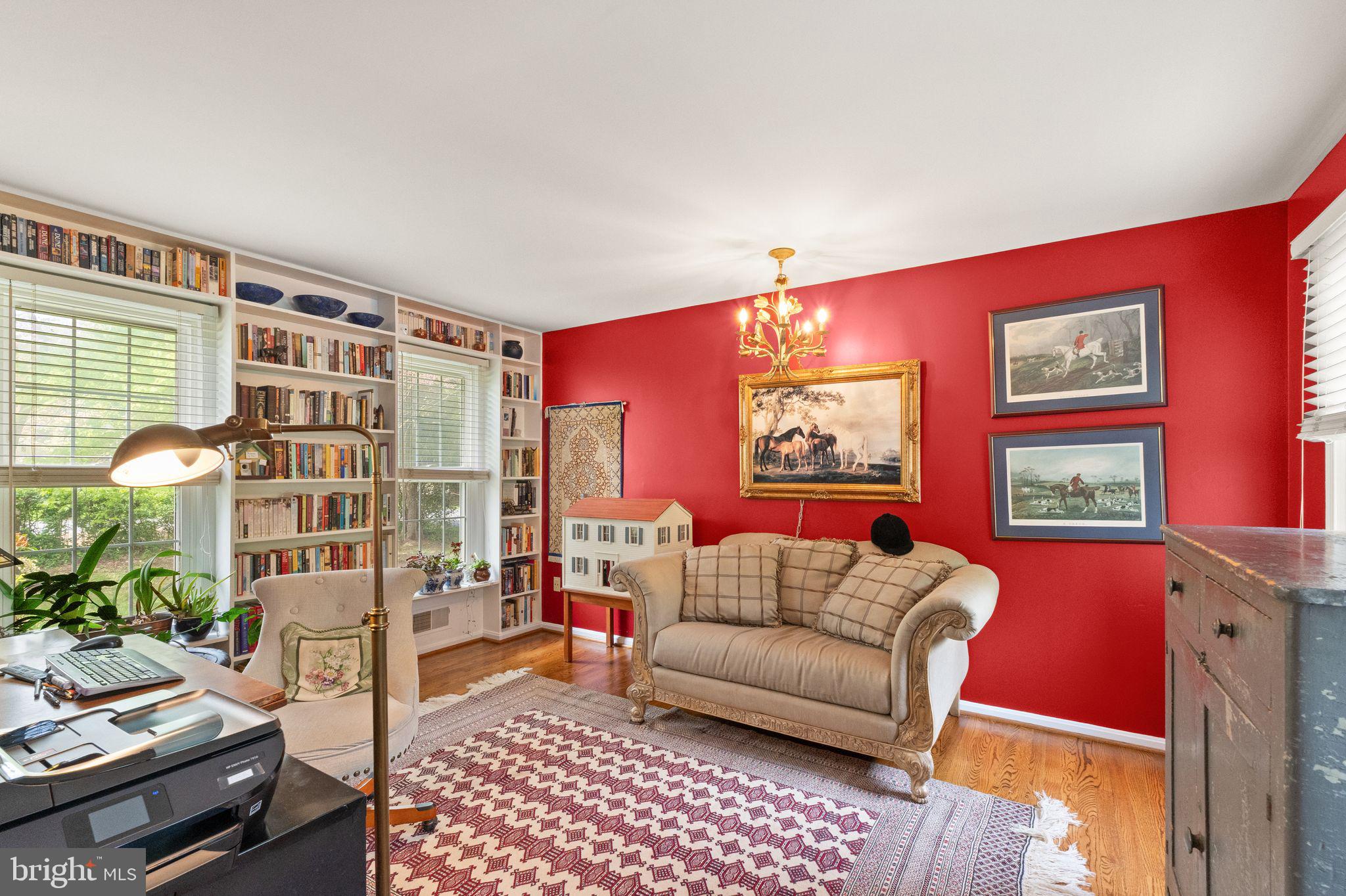 1031 CUP LEAF HOLLY COURT