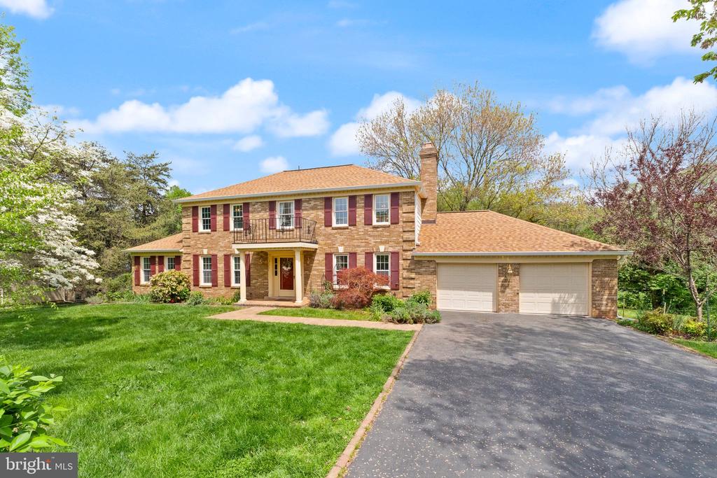 1031 CUP LEAF HOLLY COURT