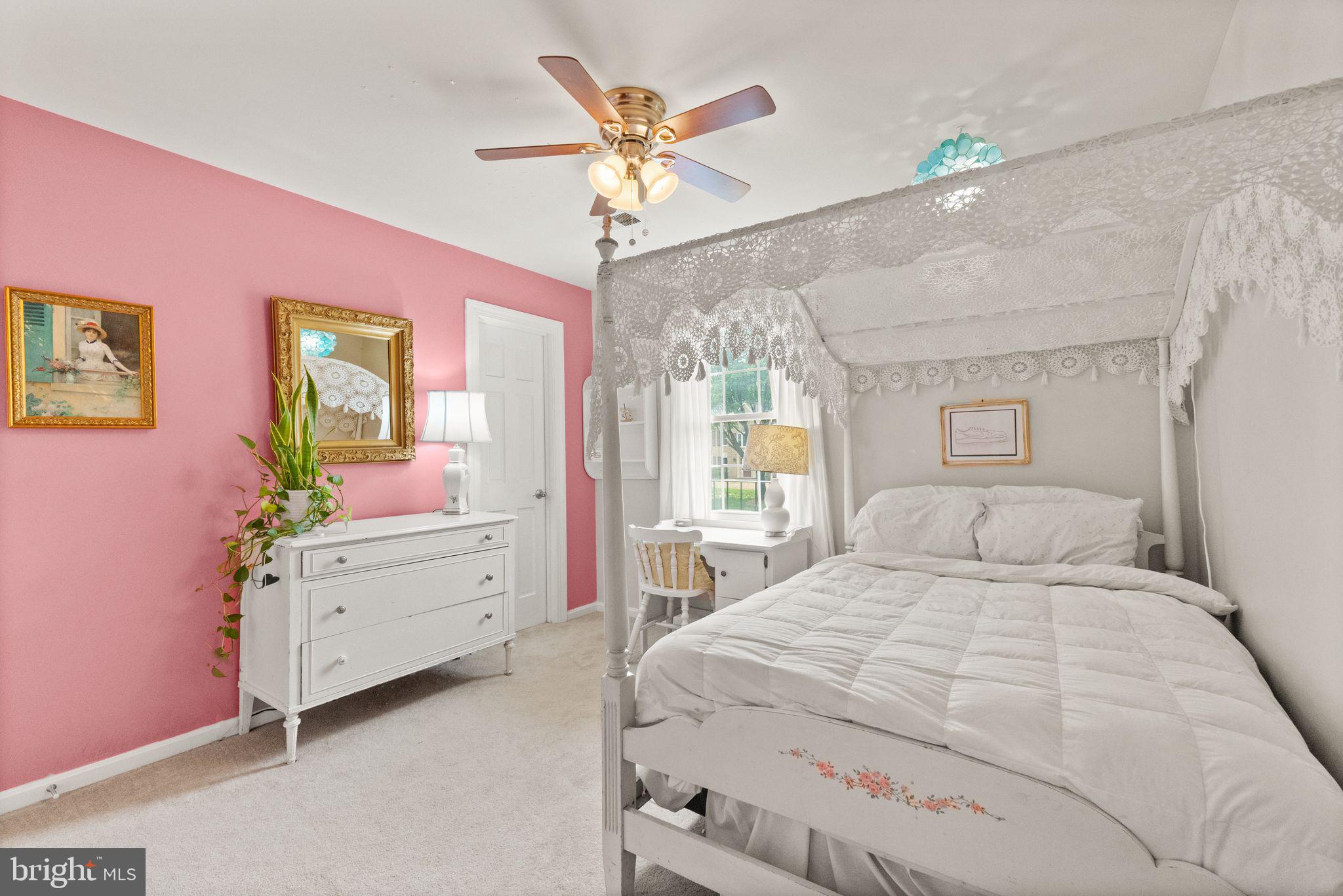 1031 CUP LEAF HOLLY COURT