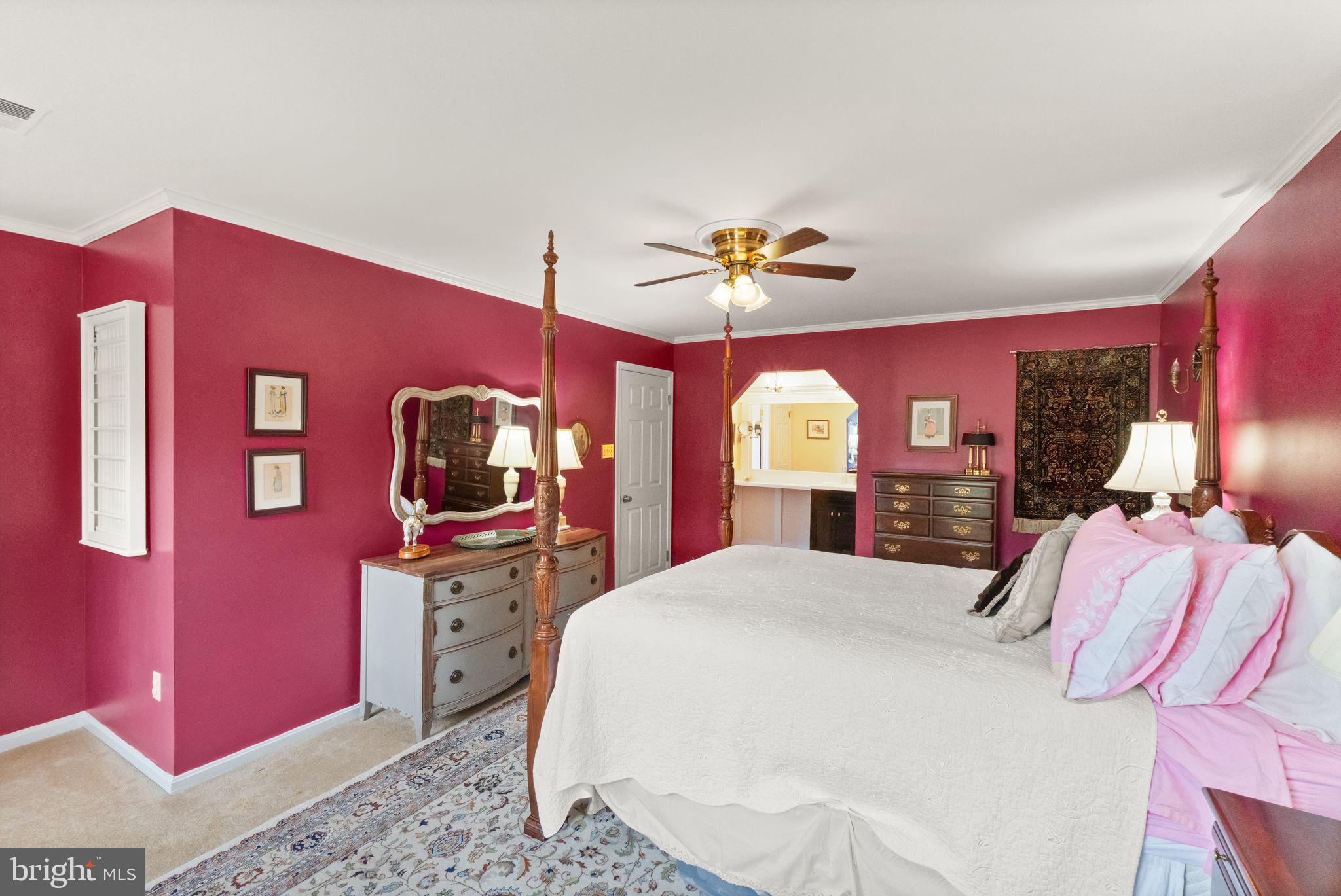 1031 CUP LEAF HOLLY COURT