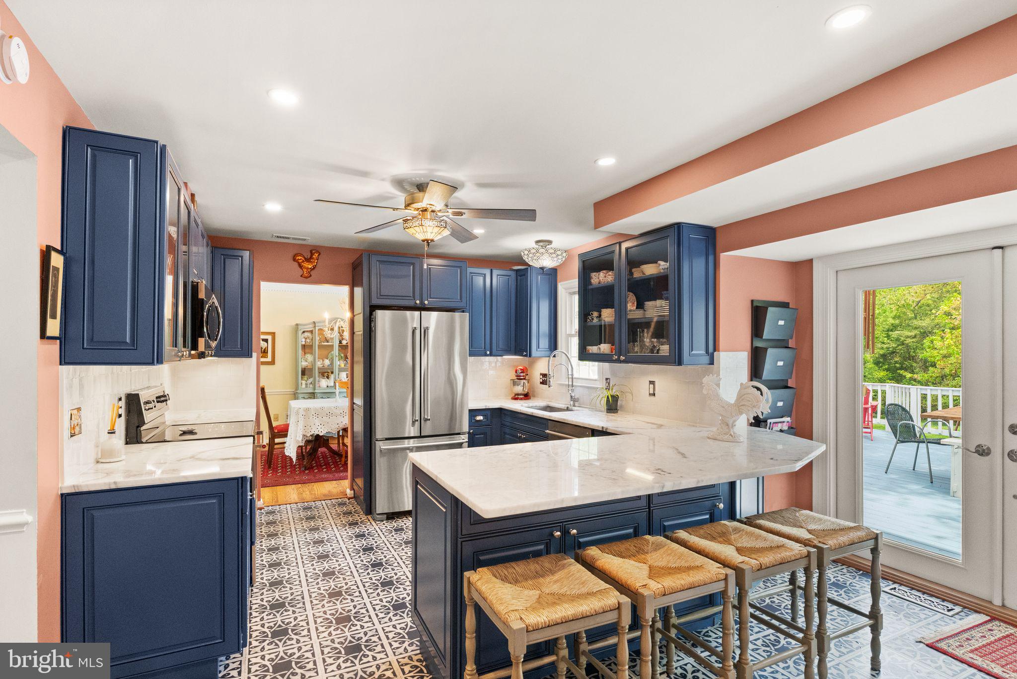 1031 CUP LEAF HOLLY COURT