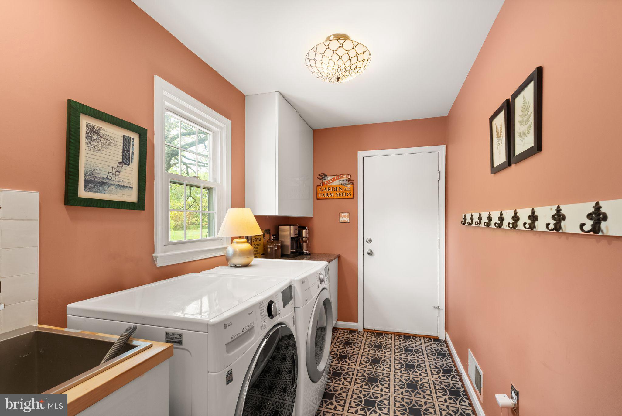 1031 CUP LEAF HOLLY COURT