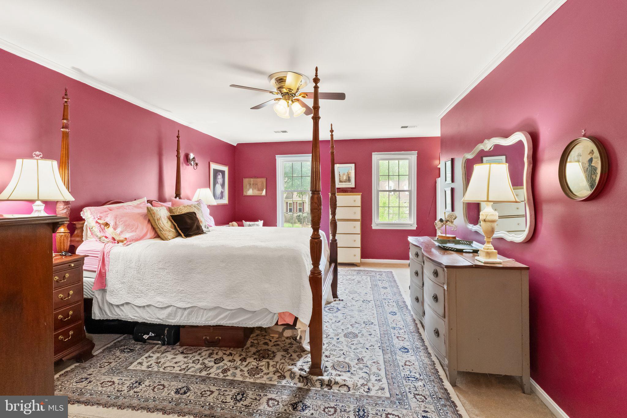 1031 CUP LEAF HOLLY COURT