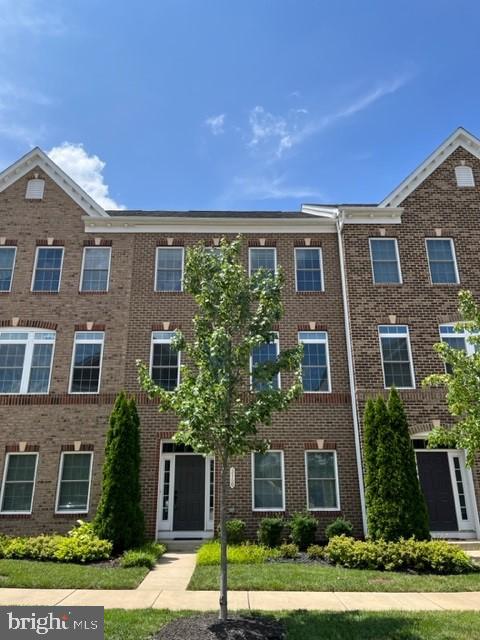3160 YEAGER DR