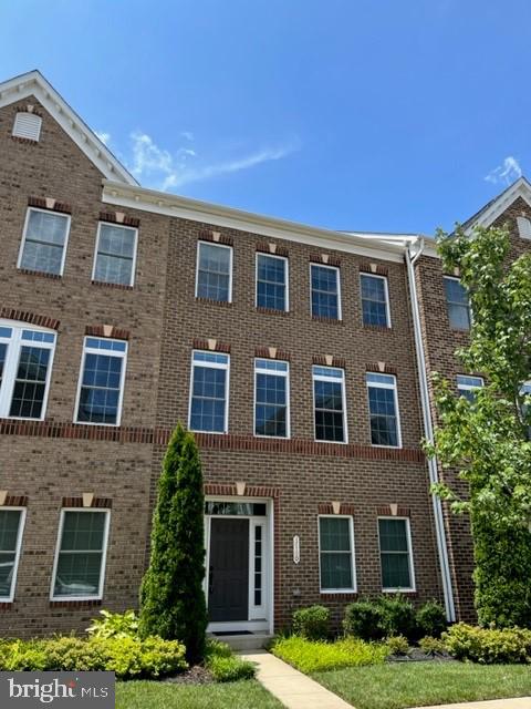 3160 YEAGER DR