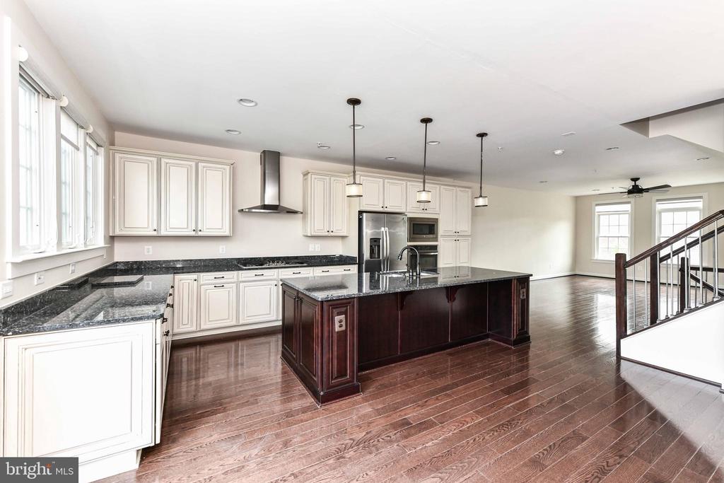3160 YEAGER DR