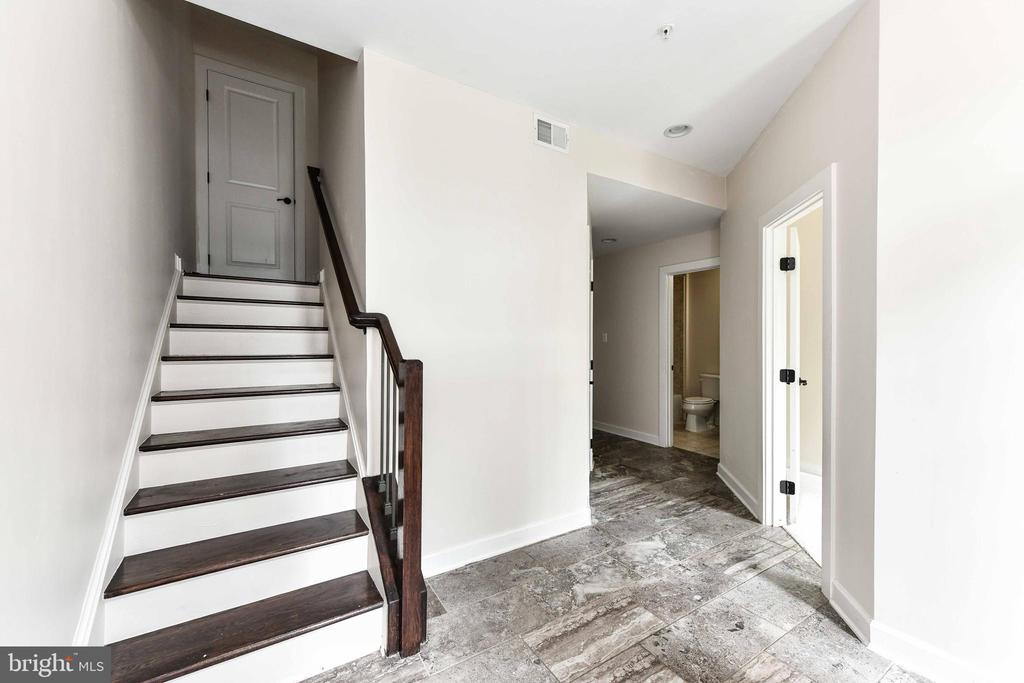 3160 YEAGER DR