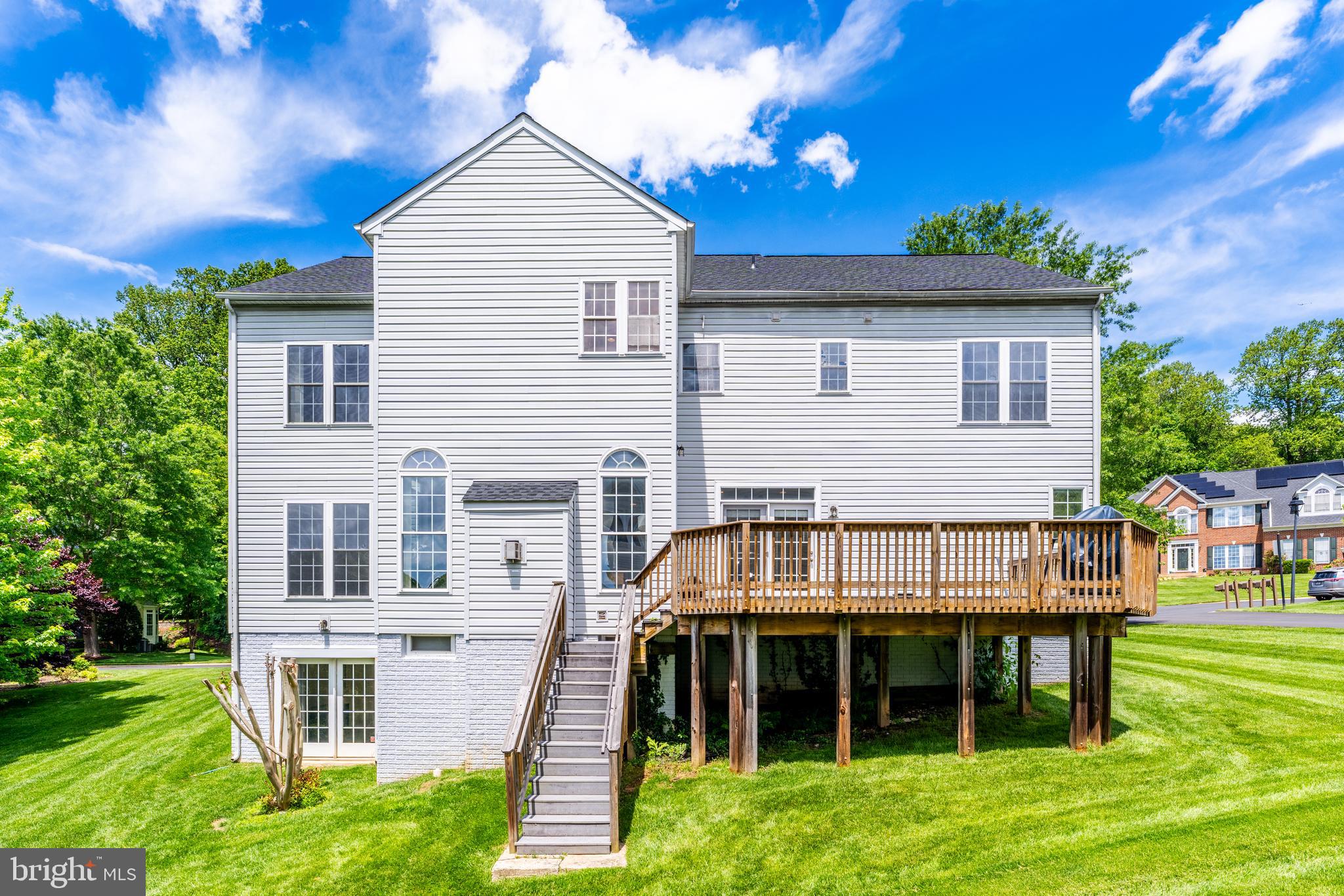 8649 Hillside Manor Dr