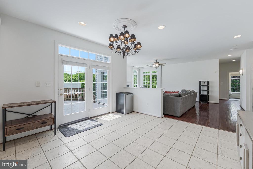 8649 Hillside Manor Dr