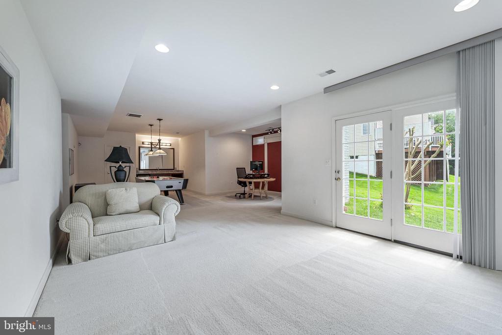 8649 Hillside Manor Dr