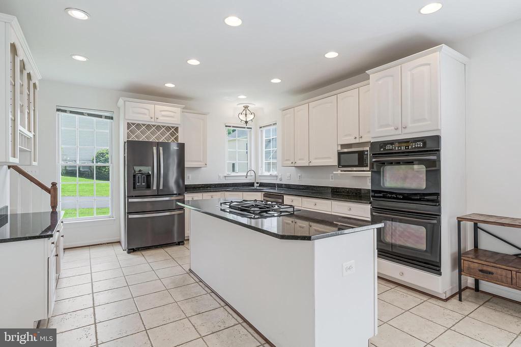 8649 Hillside Manor Dr