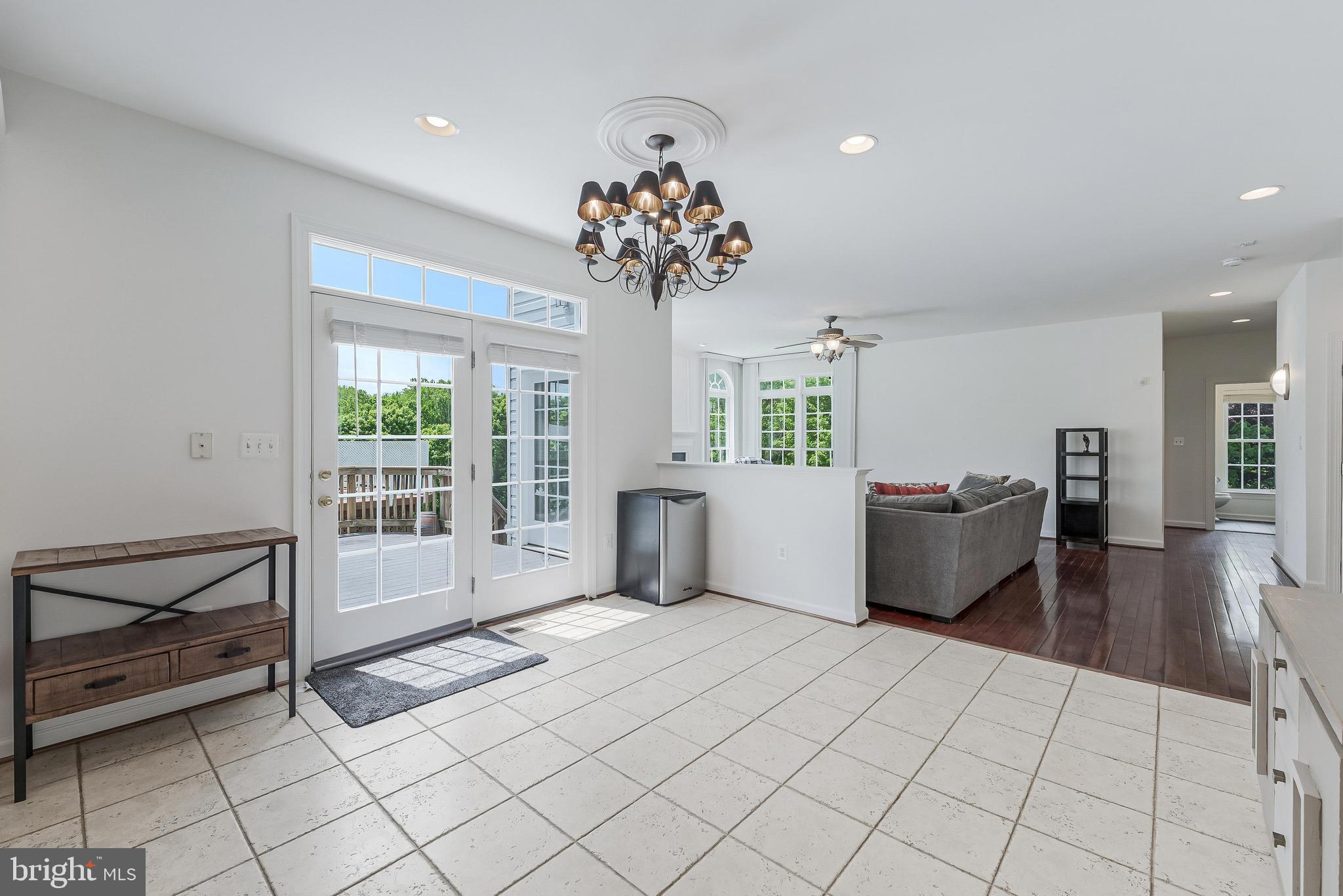 8649 Hillside Manor Dr