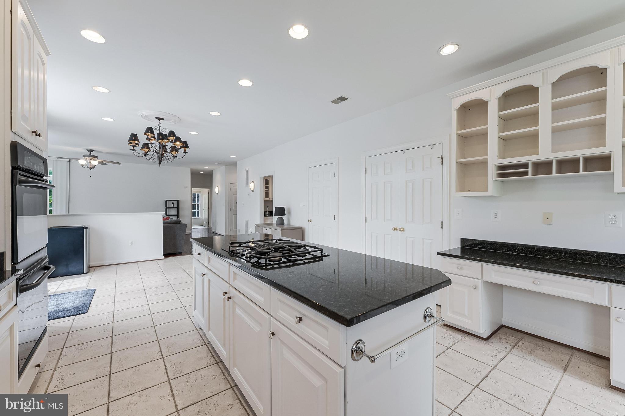 8649 Hillside Manor Dr