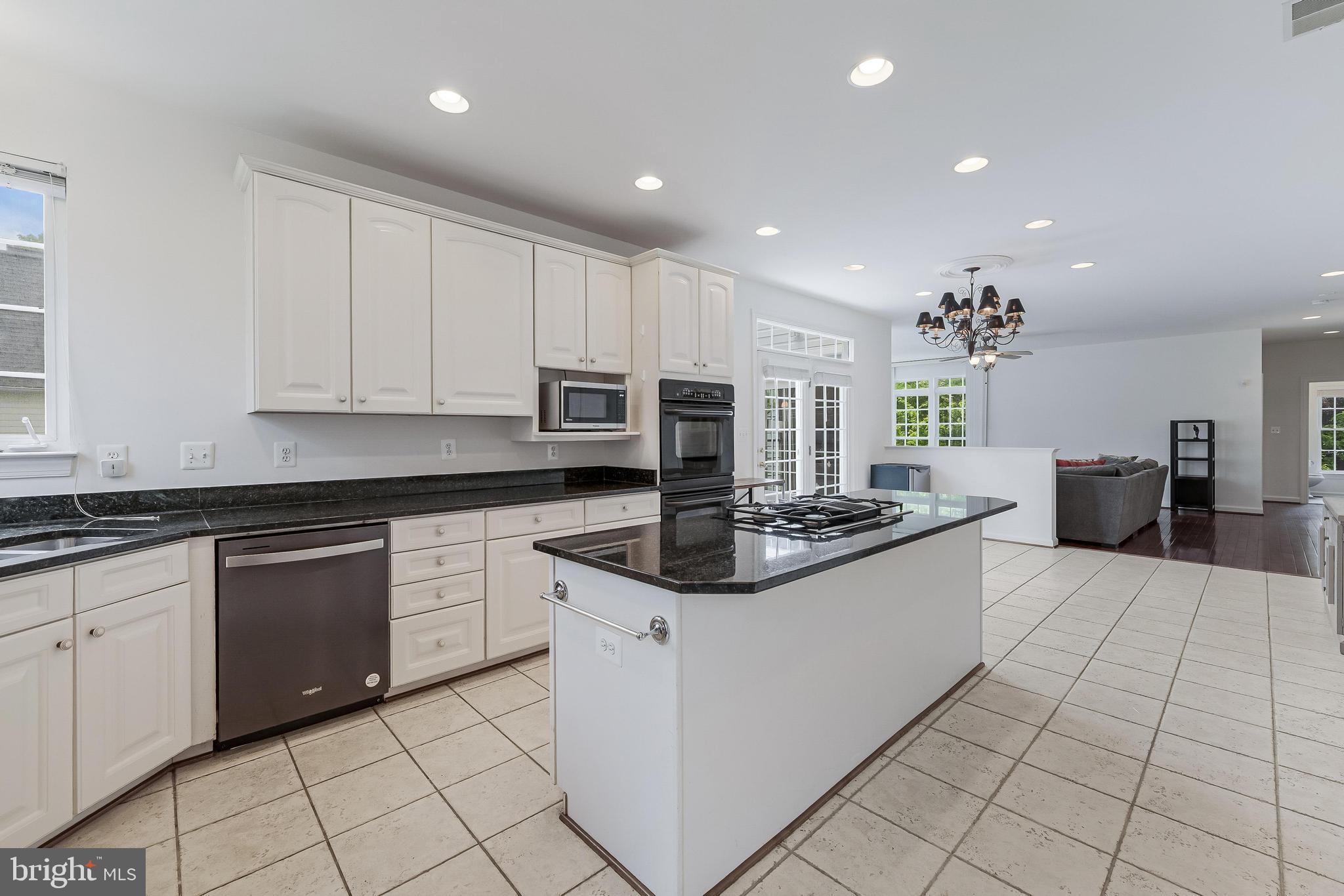 8649 Hillside Manor Dr