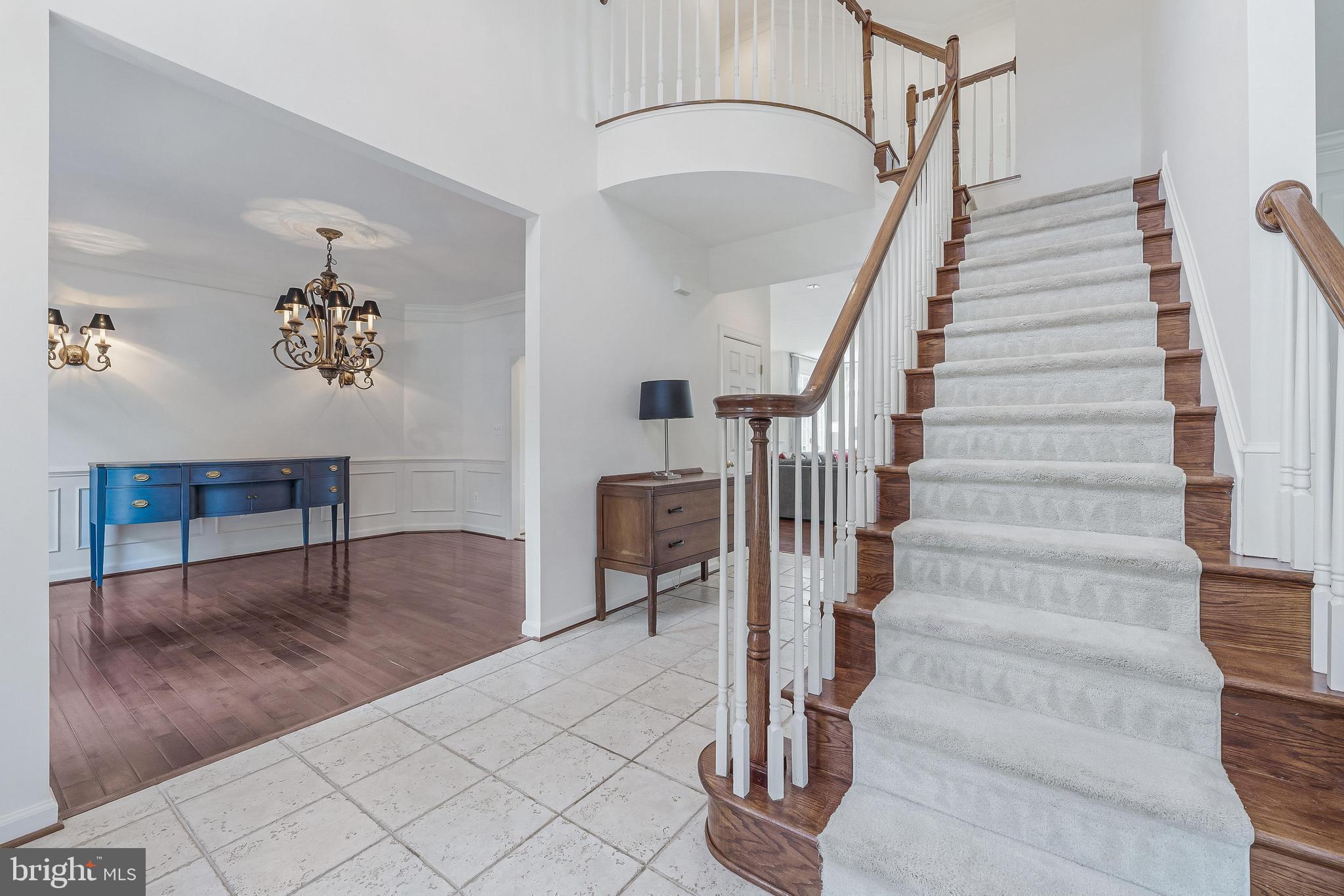 8649 Hillside Manor Dr