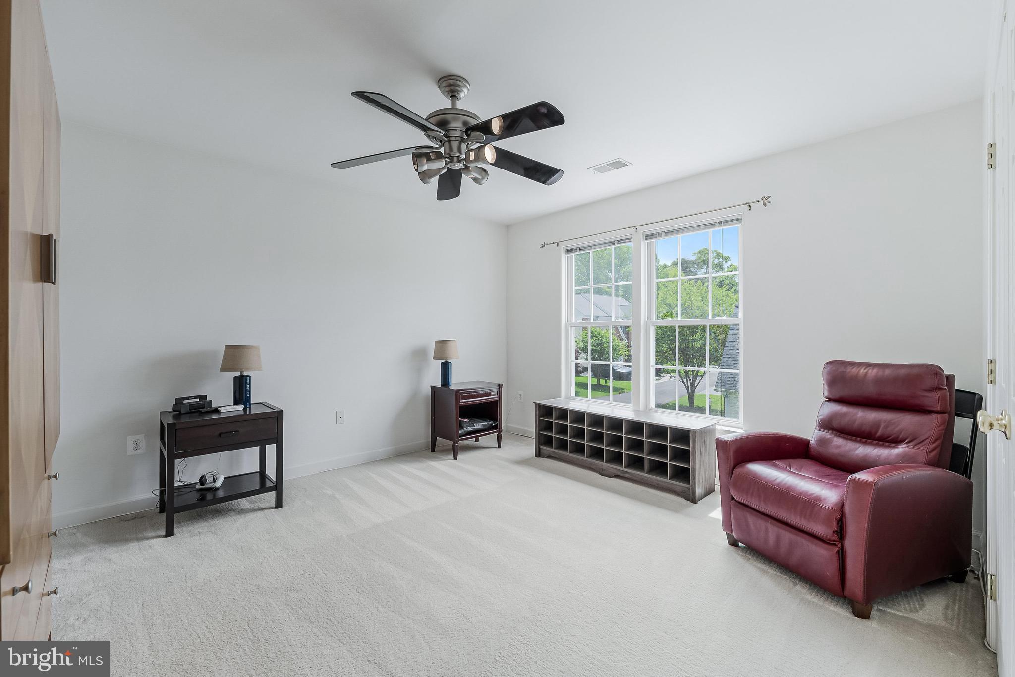 8649 Hillside Manor Dr
