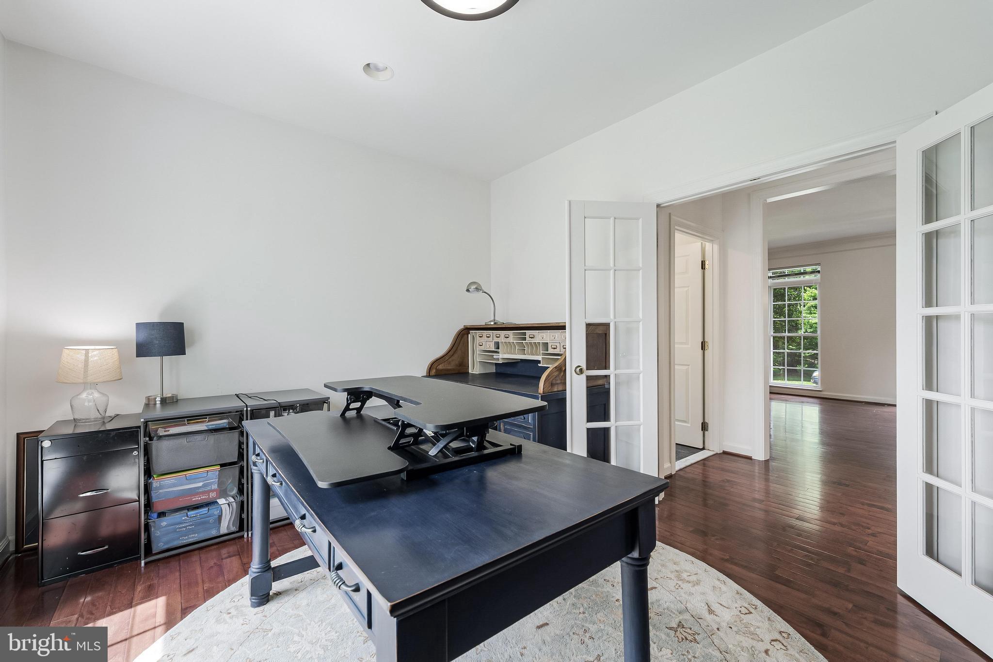 8649 Hillside Manor Dr
