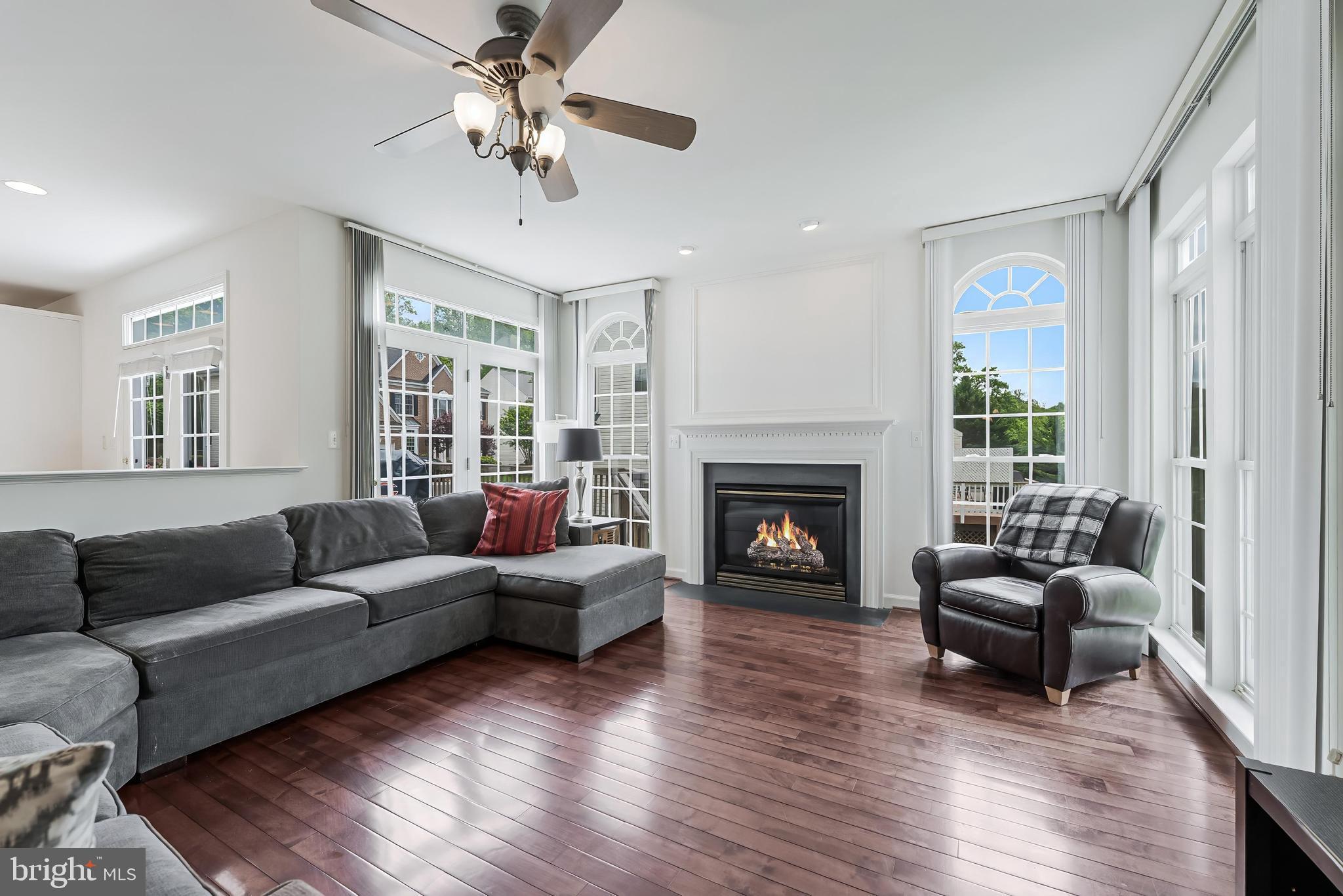 8649 Hillside Manor Dr