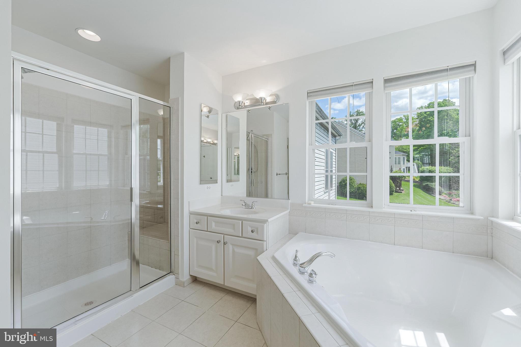 8649 Hillside Manor Dr