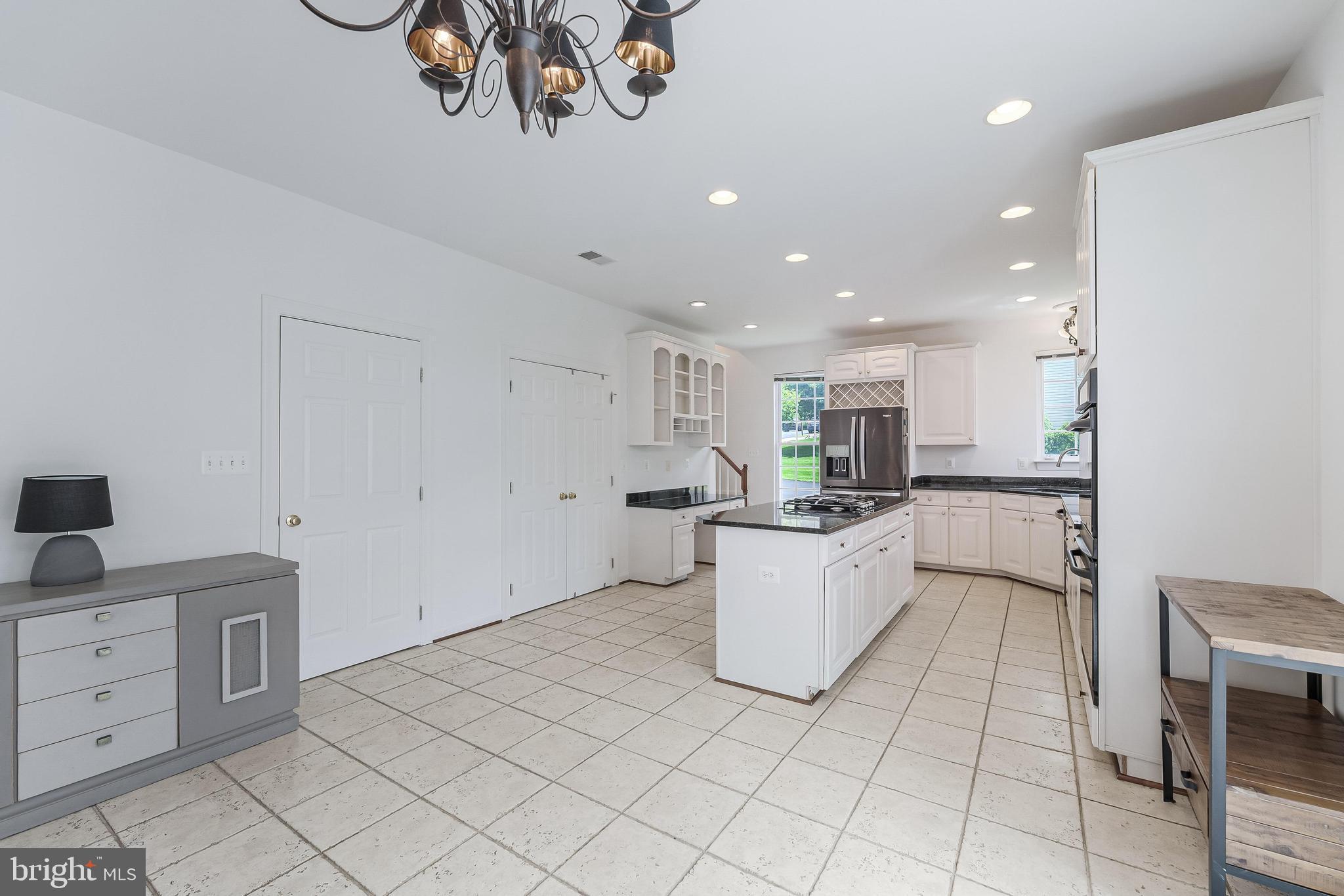 8649 Hillside Manor Dr