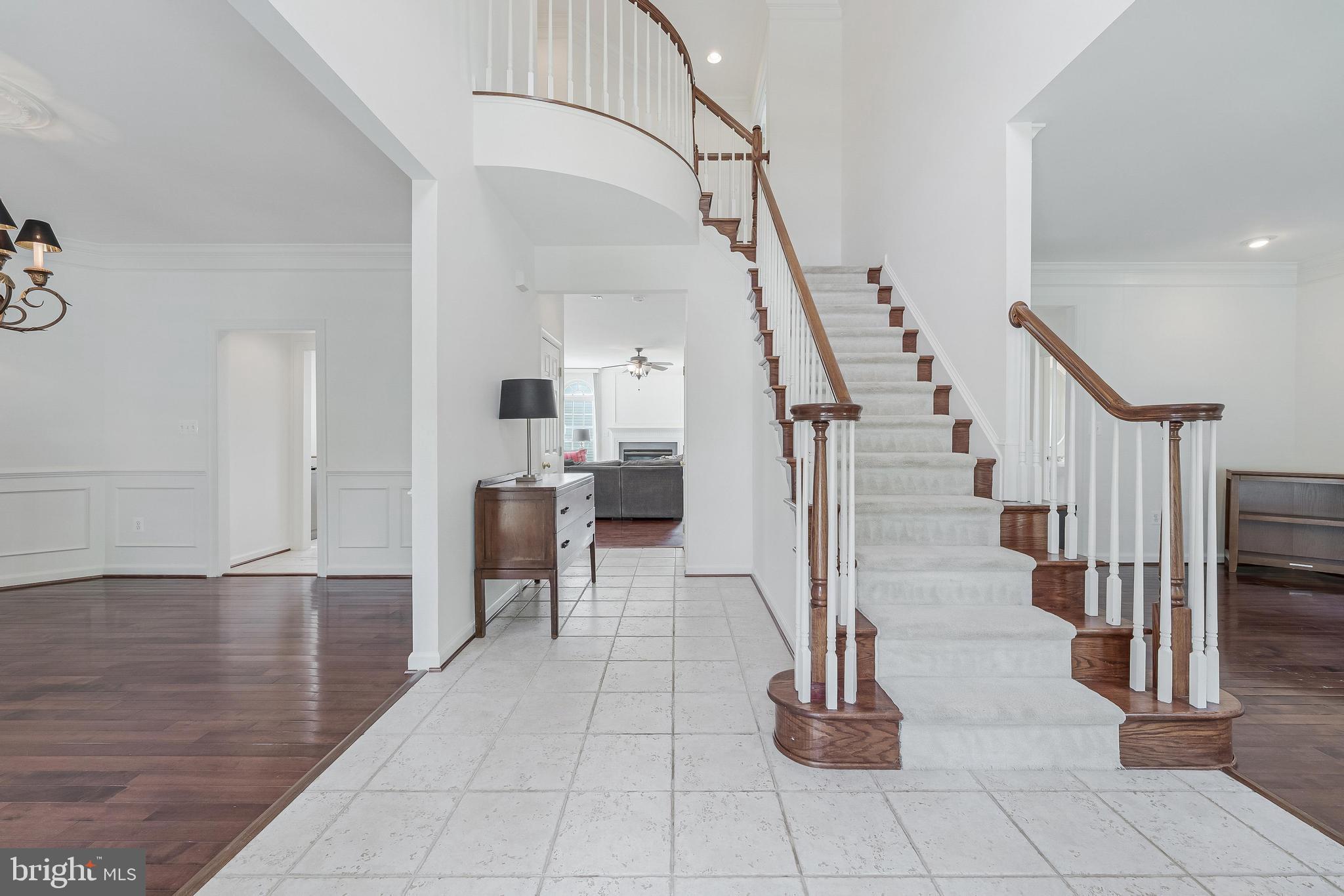 8649 Hillside Manor Dr