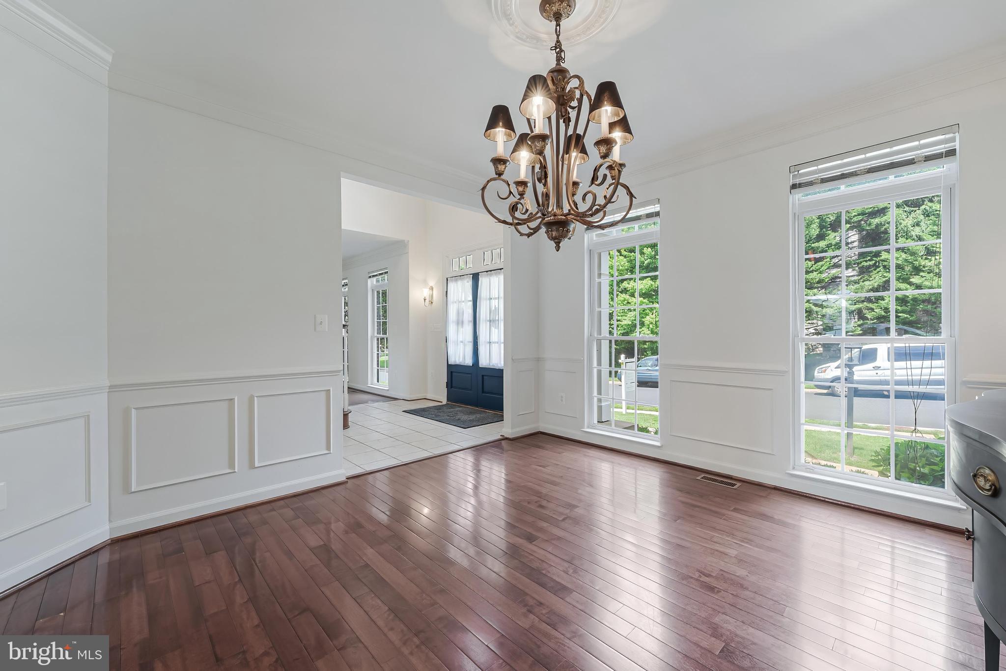 8649 Hillside Manor Dr