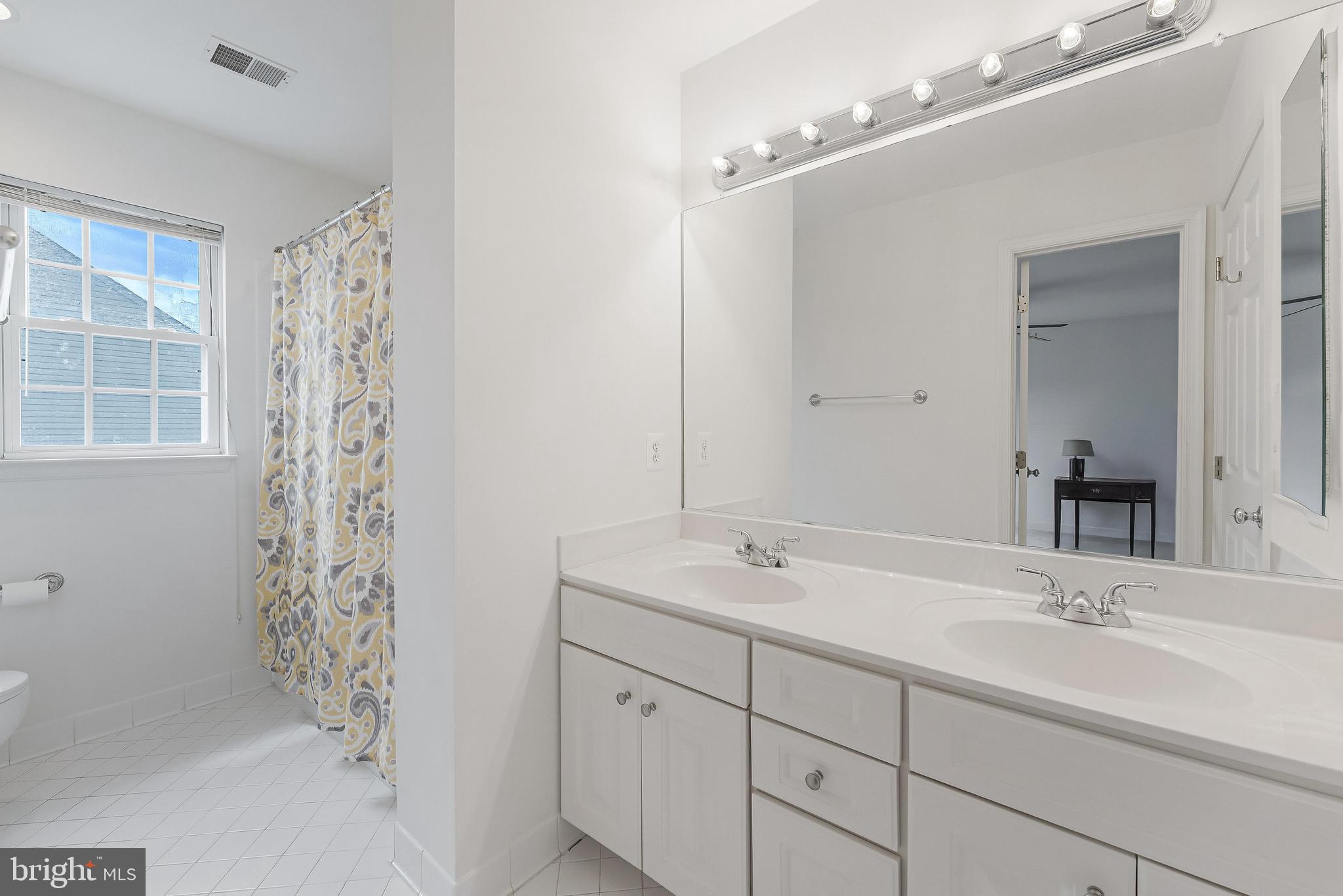 8649 Hillside Manor Dr