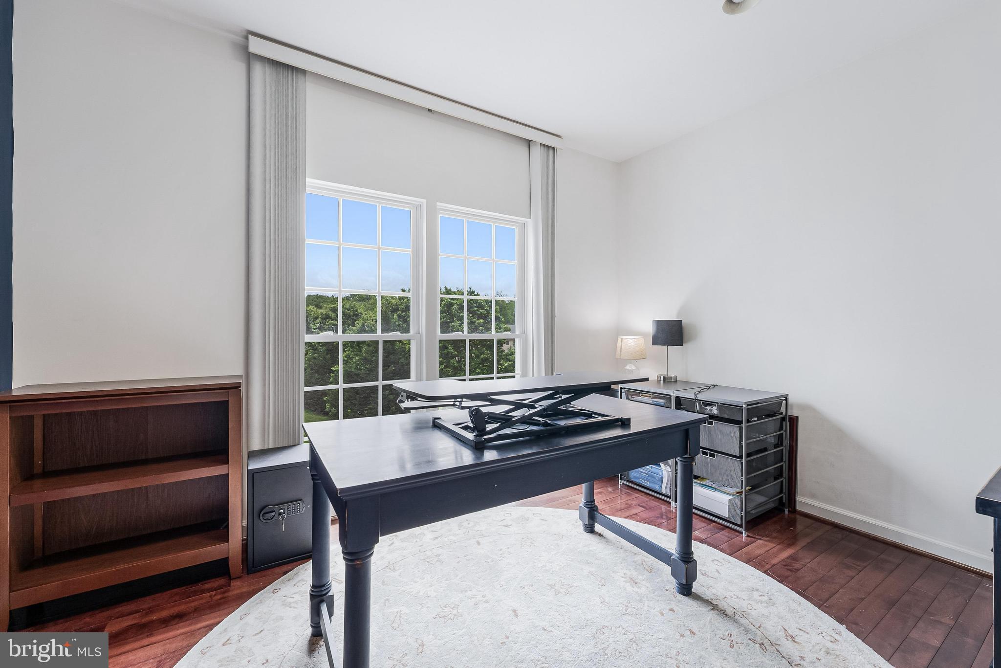 8649 Hillside Manor Dr