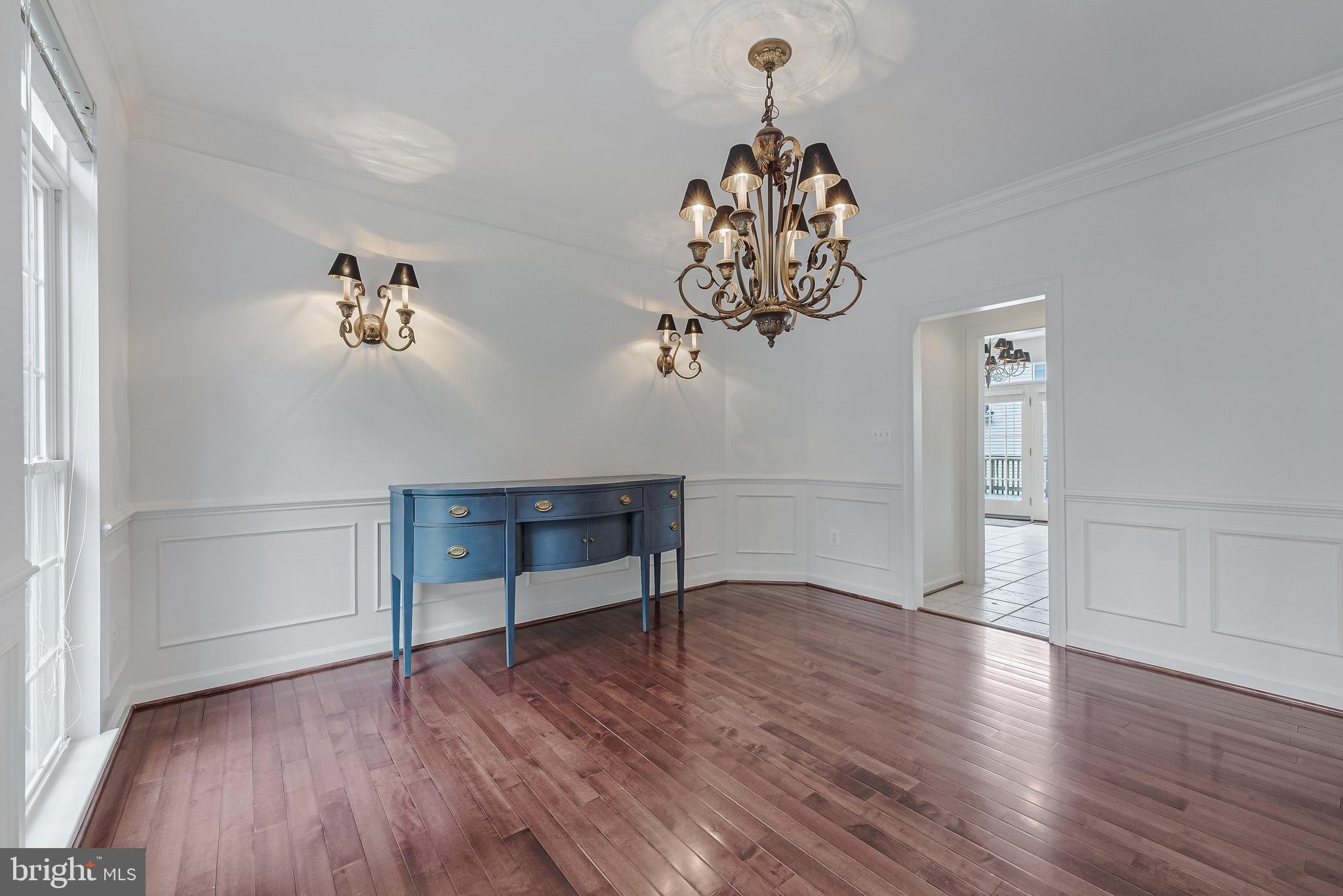 8649 Hillside Manor Dr