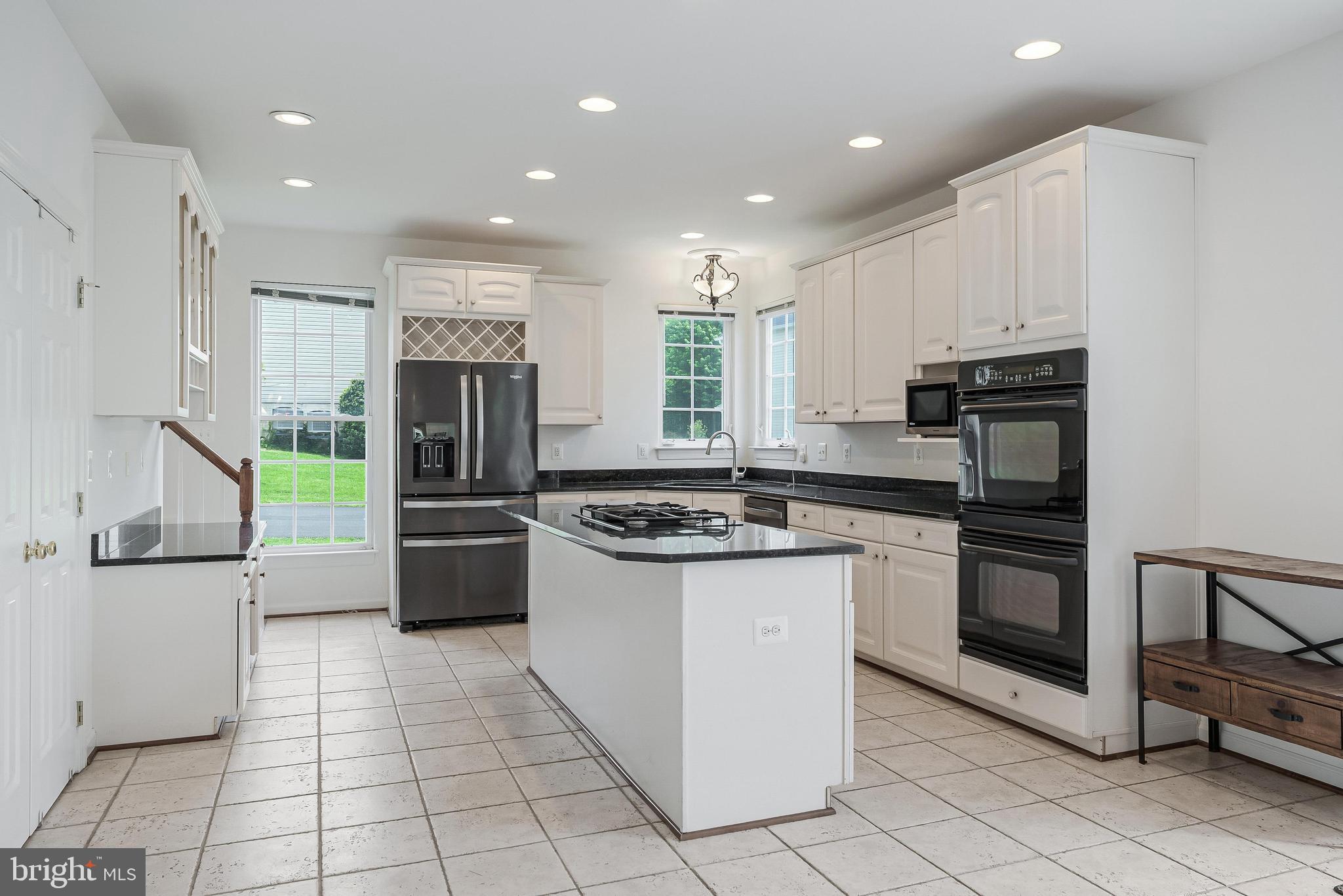 8649 Hillside Manor Dr