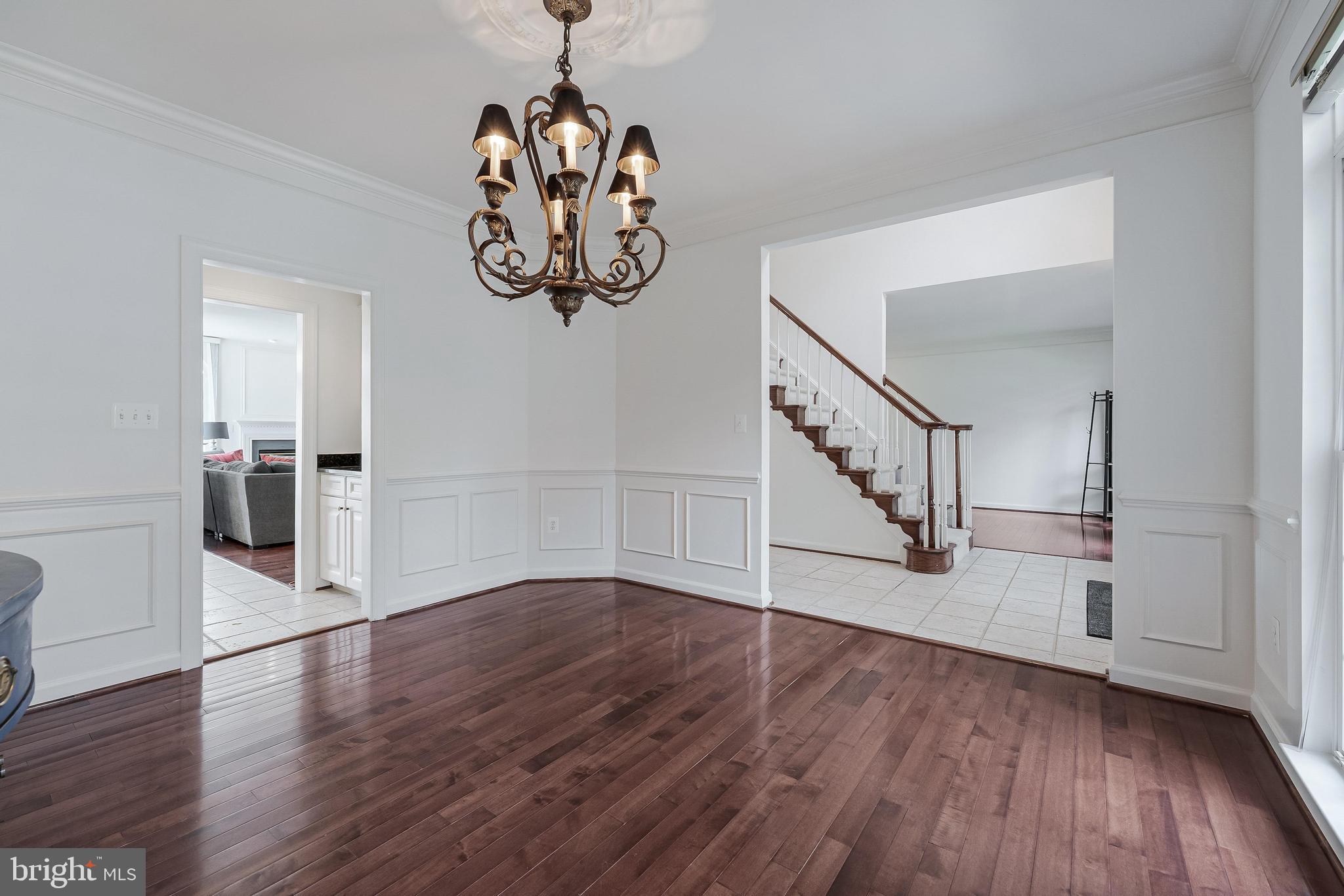 8649 Hillside Manor Dr