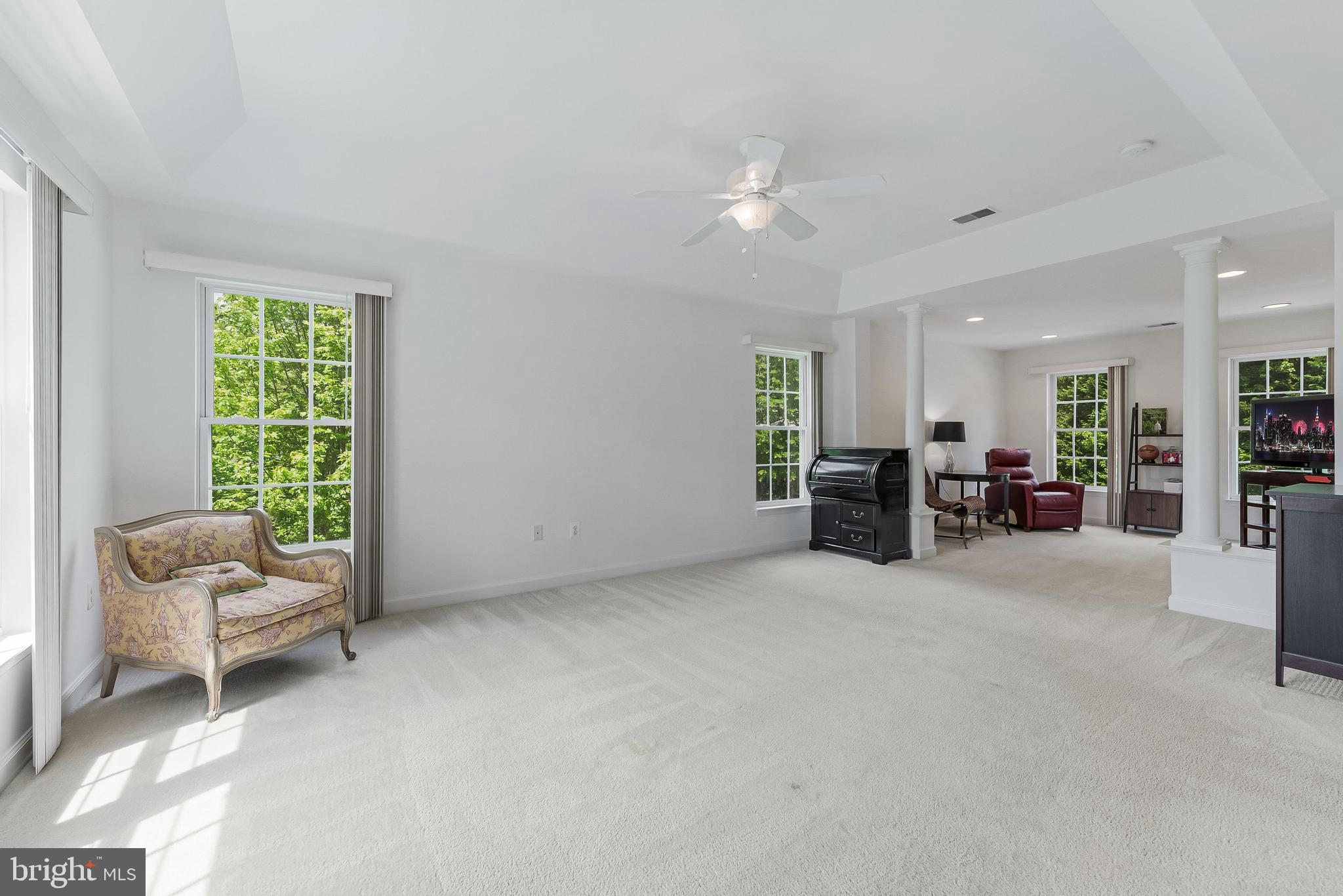 8649 Hillside Manor Dr