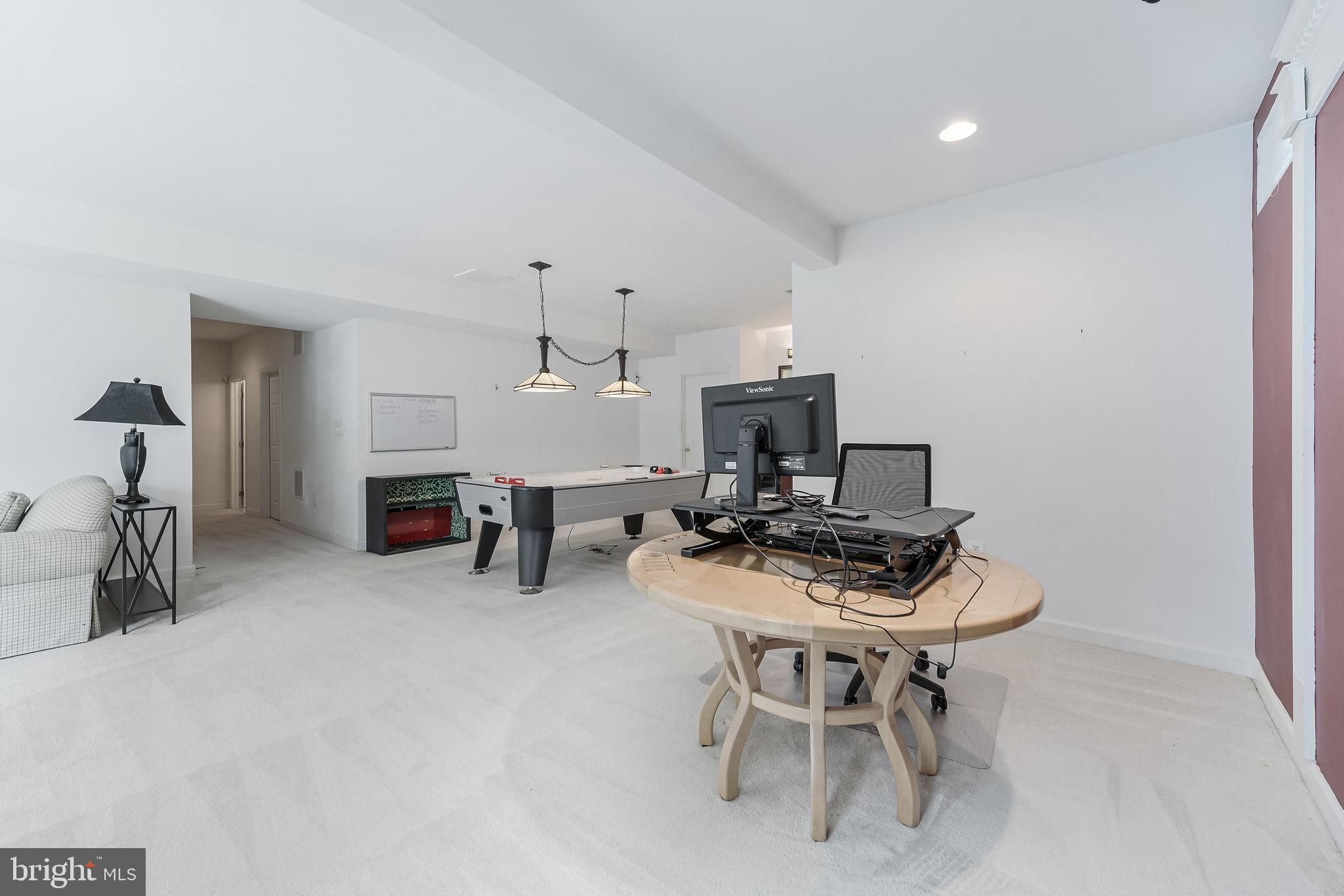 8649 Hillside Manor Dr