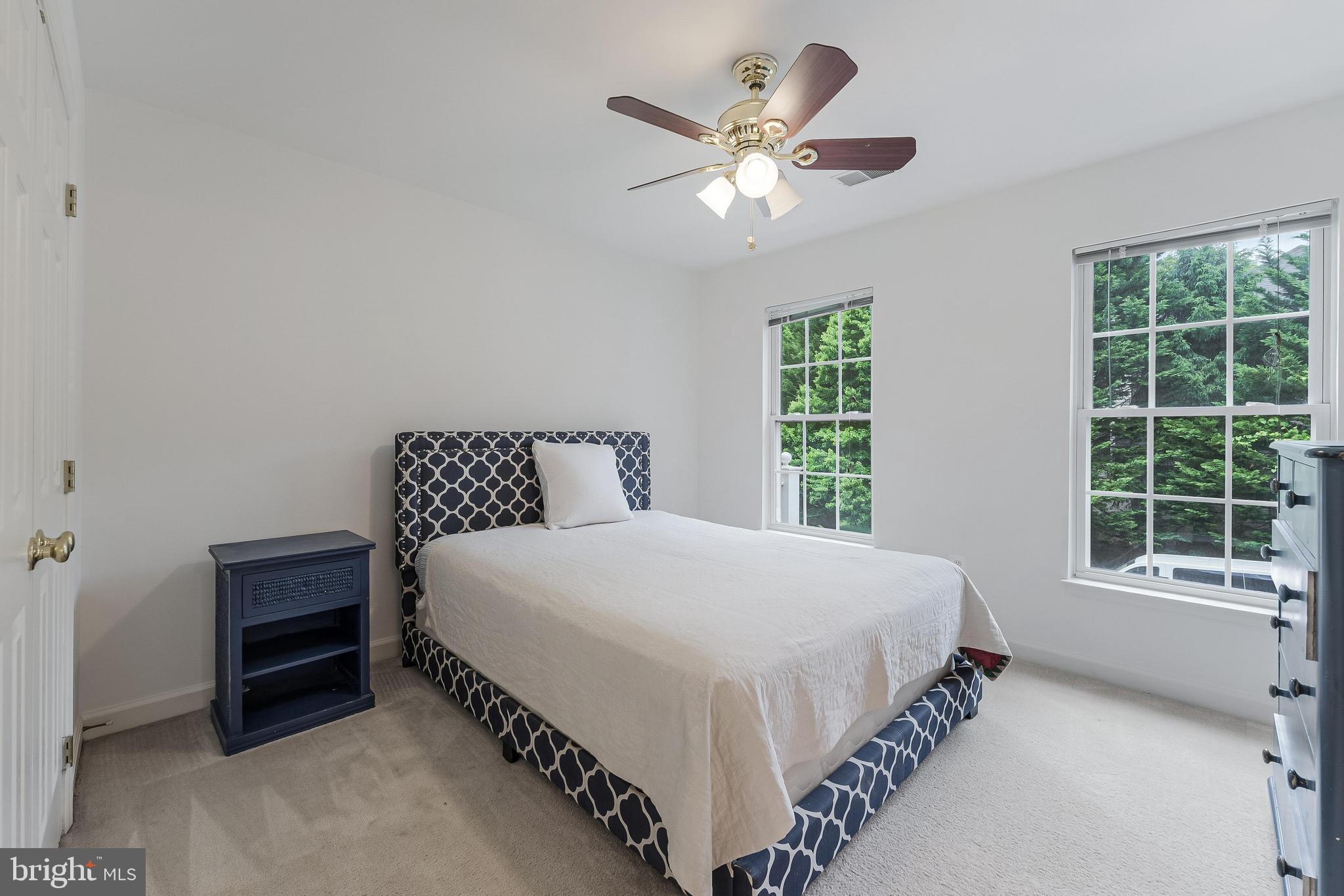 8649 Hillside Manor Dr