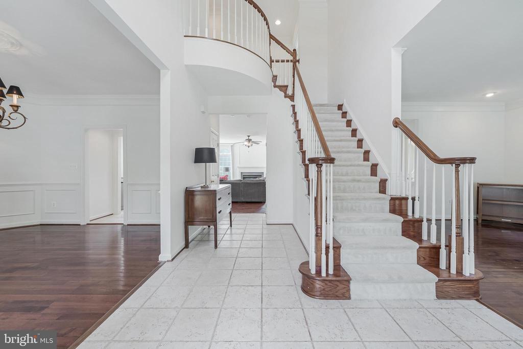 8649 Hillside Manor Dr