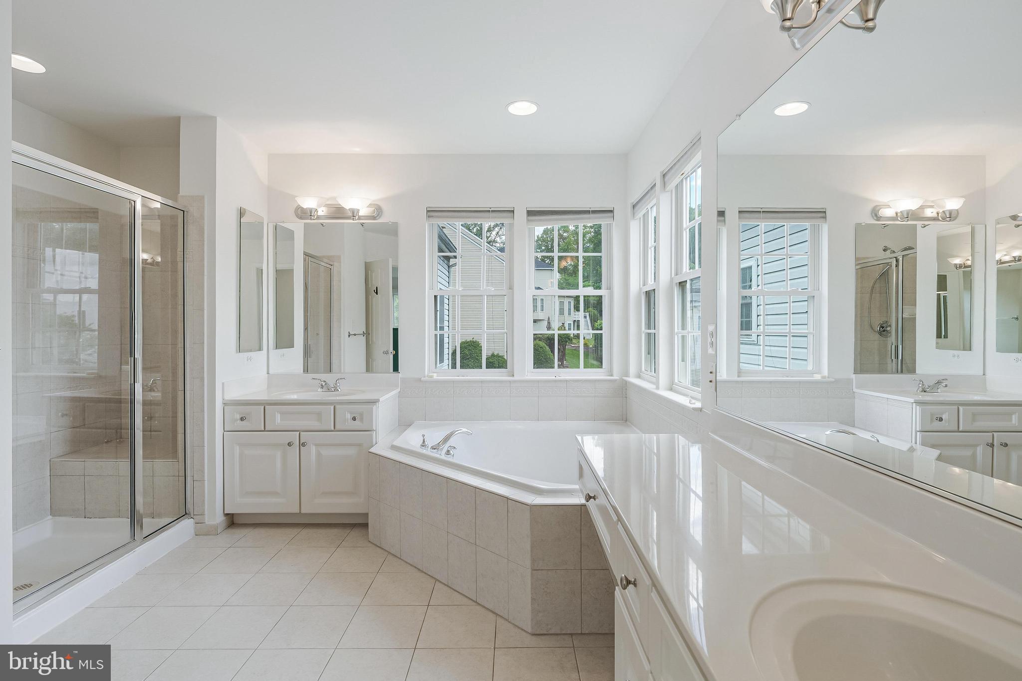 8649 Hillside Manor Dr