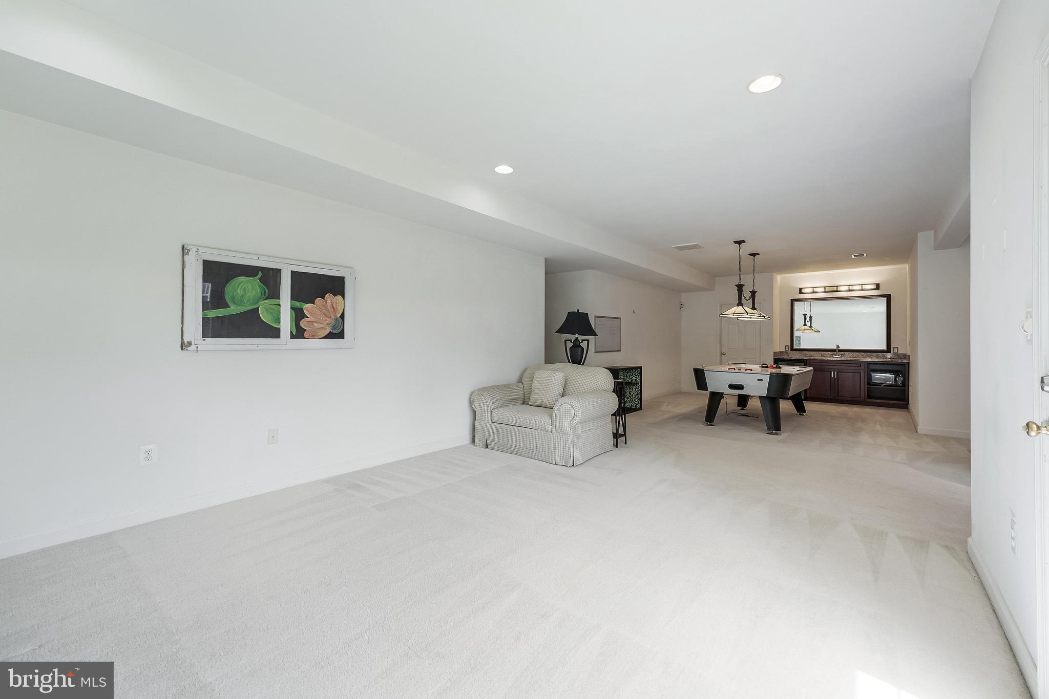 8649 Hillside Manor Dr