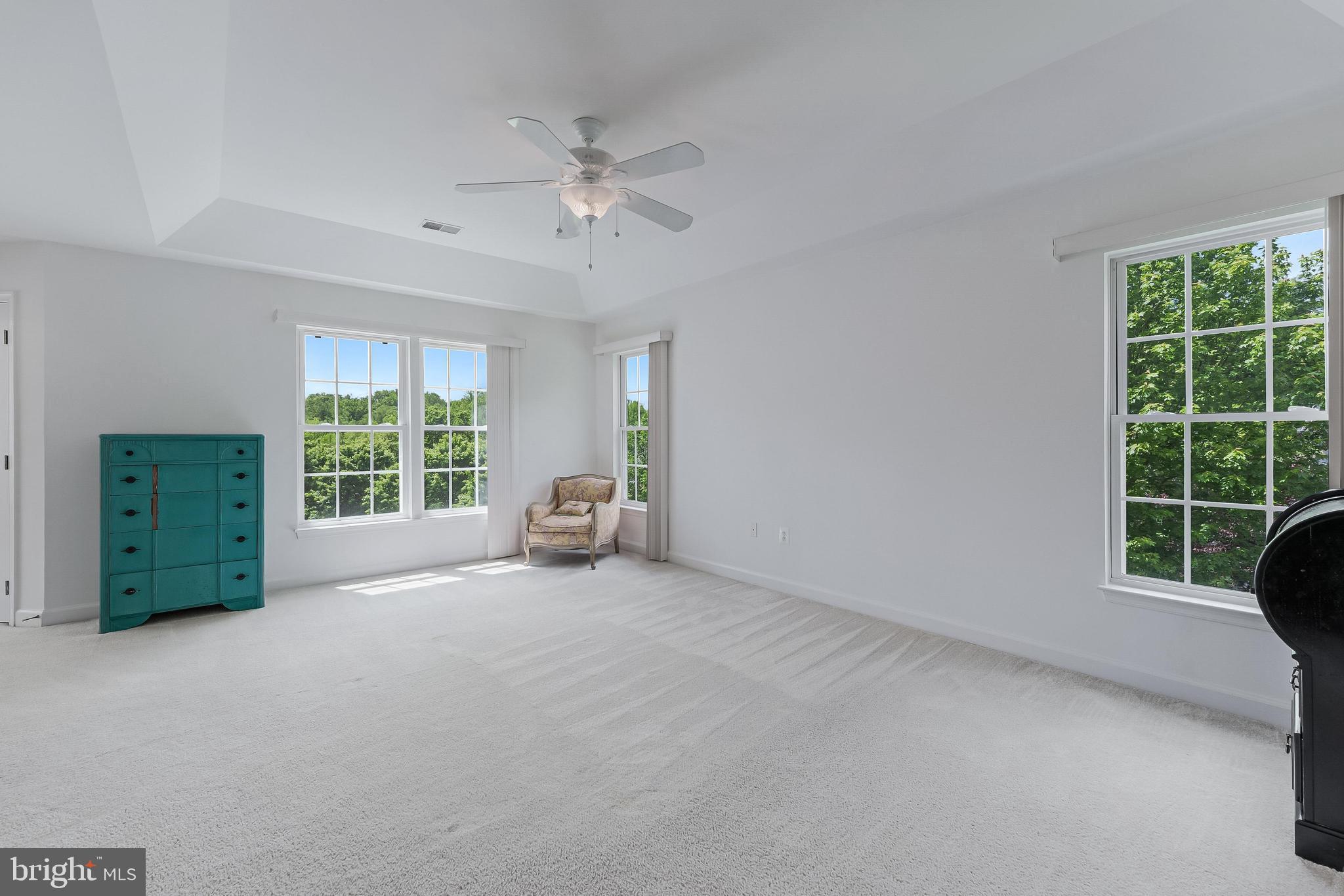 8649 Hillside Manor Dr