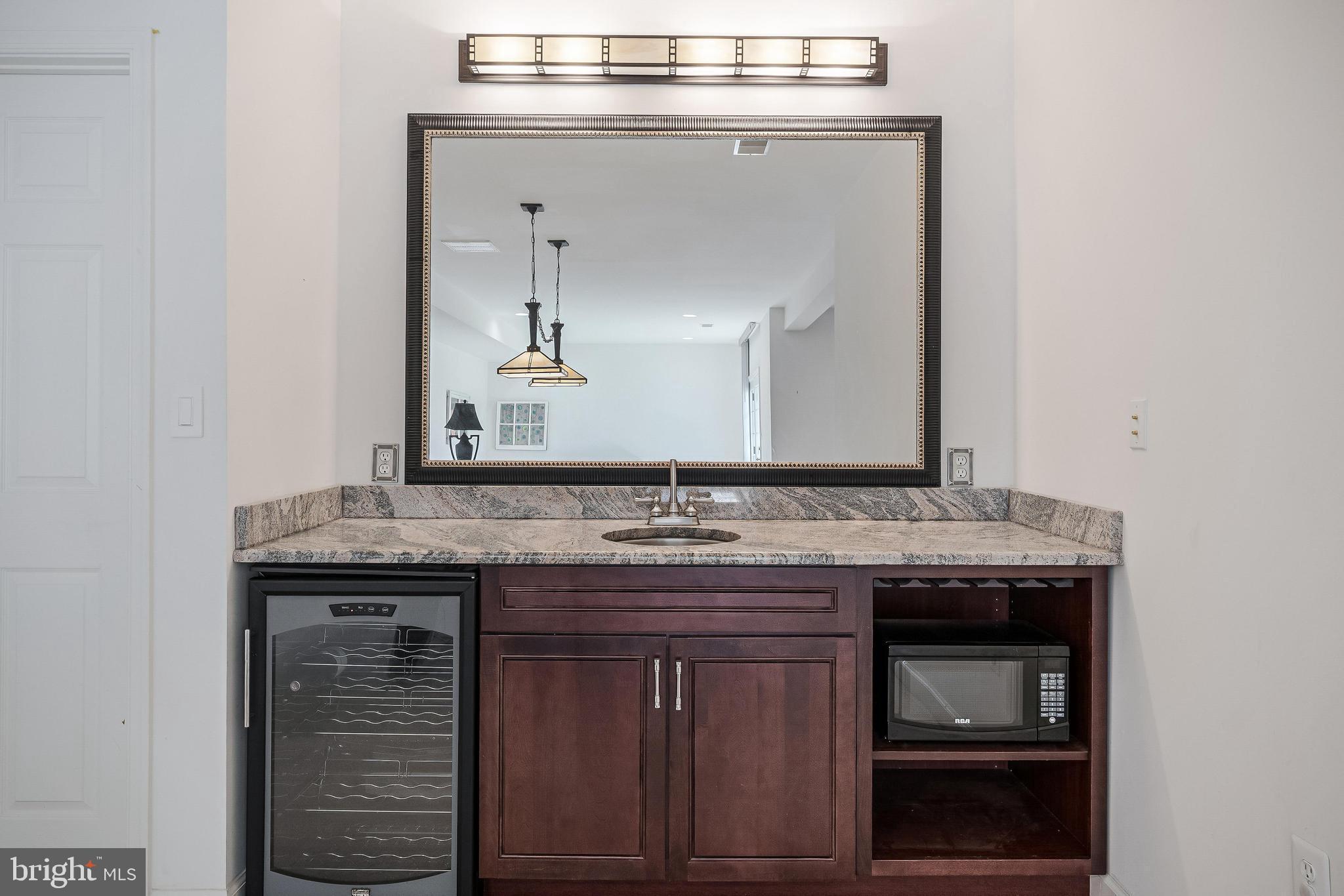 8649 Hillside Manor Dr
