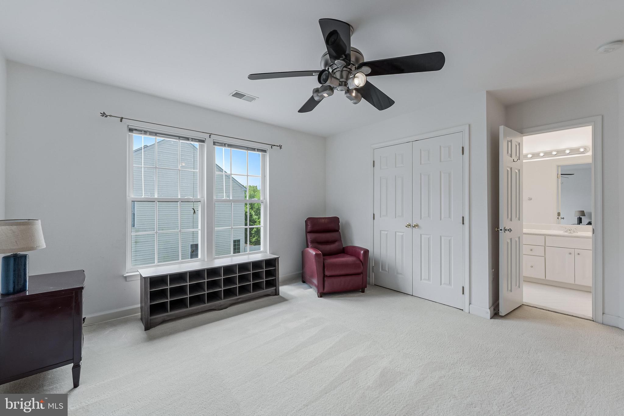 8649 Hillside Manor Dr