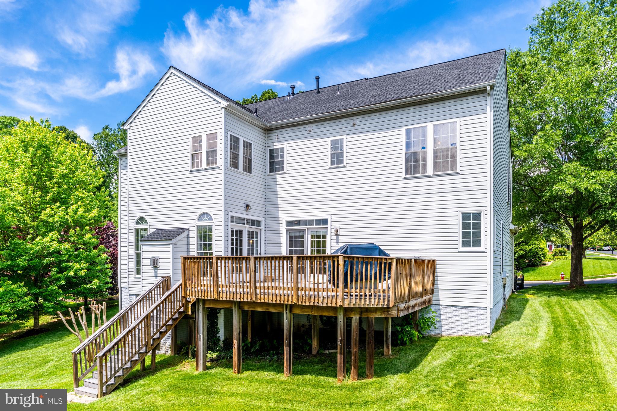 8649 Hillside Manor Dr