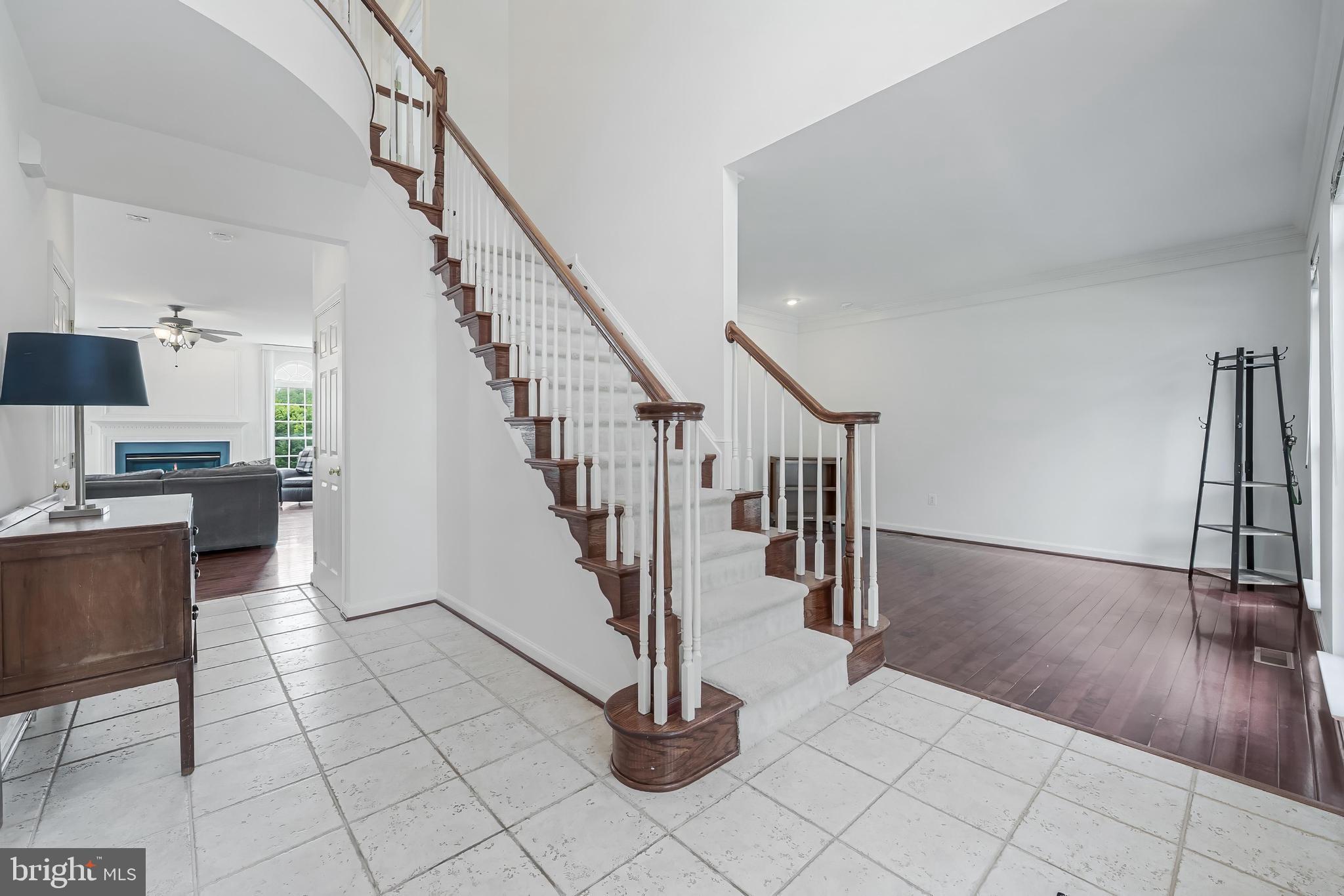 8649 Hillside Manor Dr