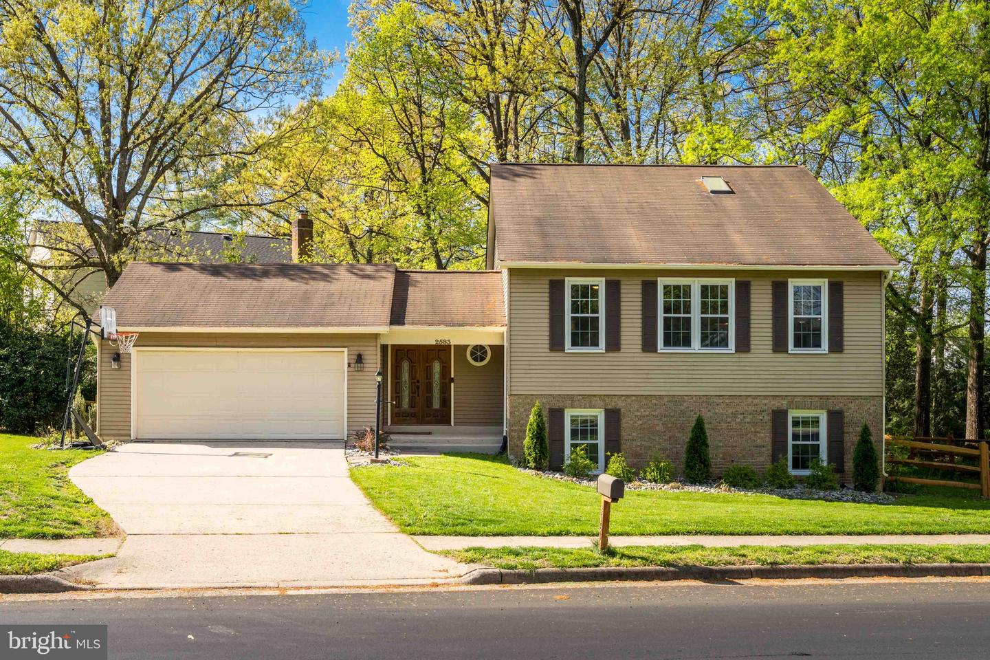 2583 John Milton Dr