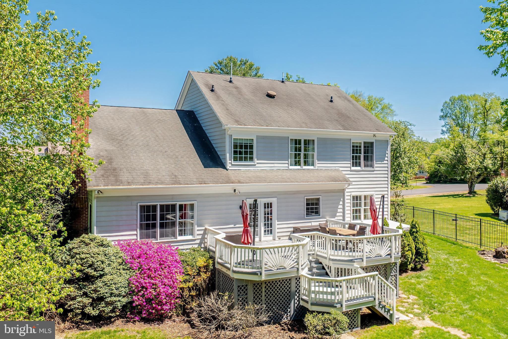 858 Constellation Dr