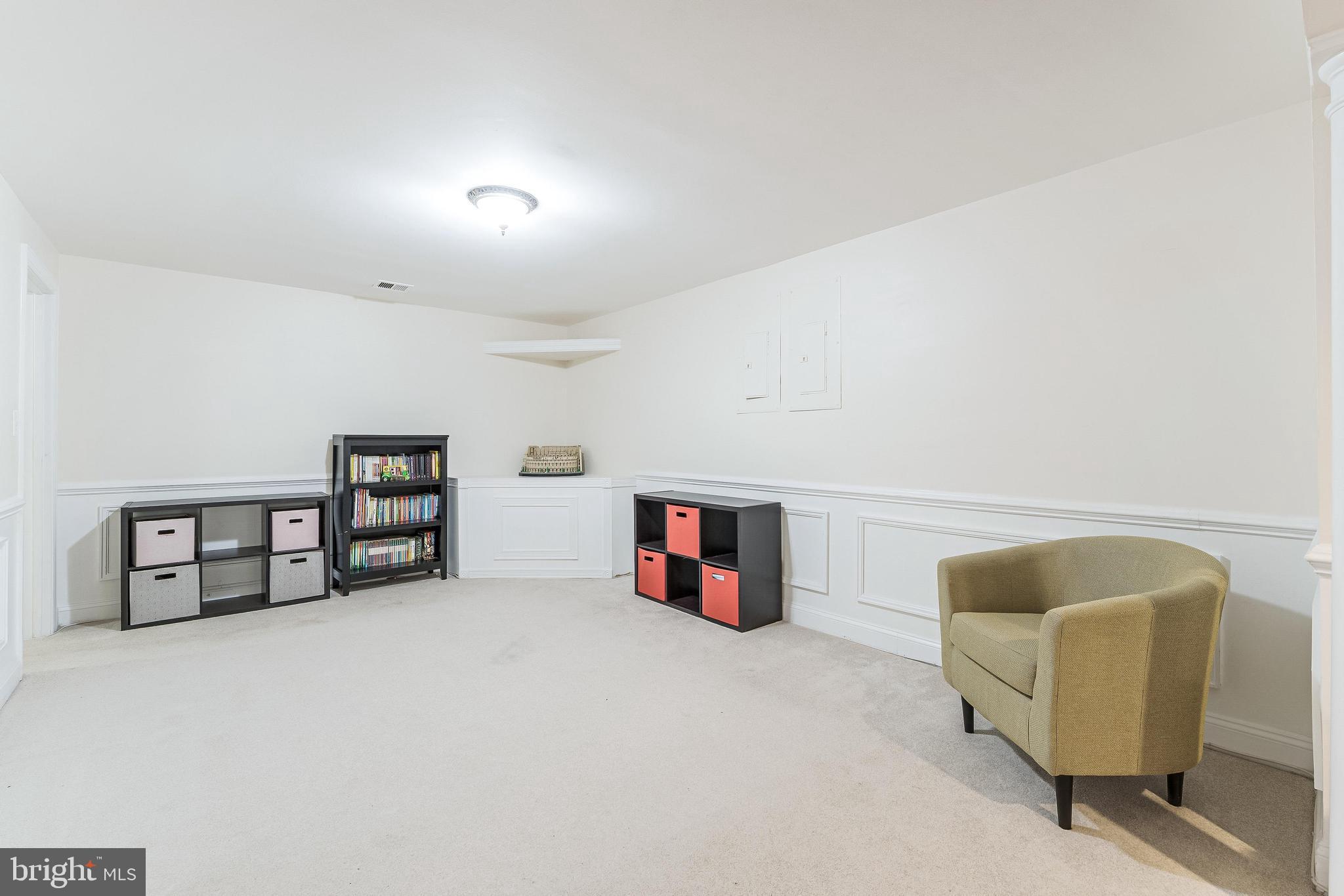 858 Constellation Dr