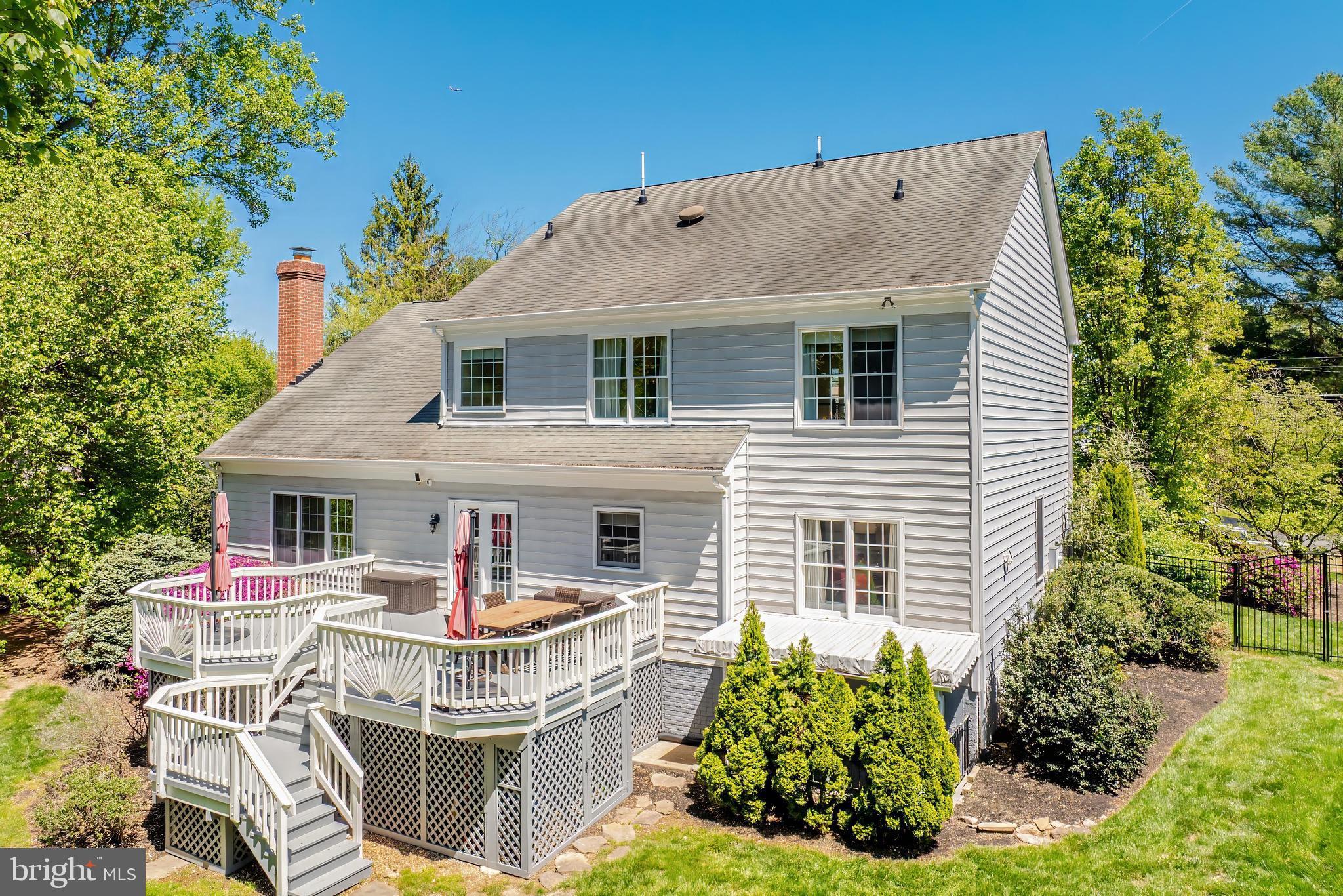 858 Constellation Dr