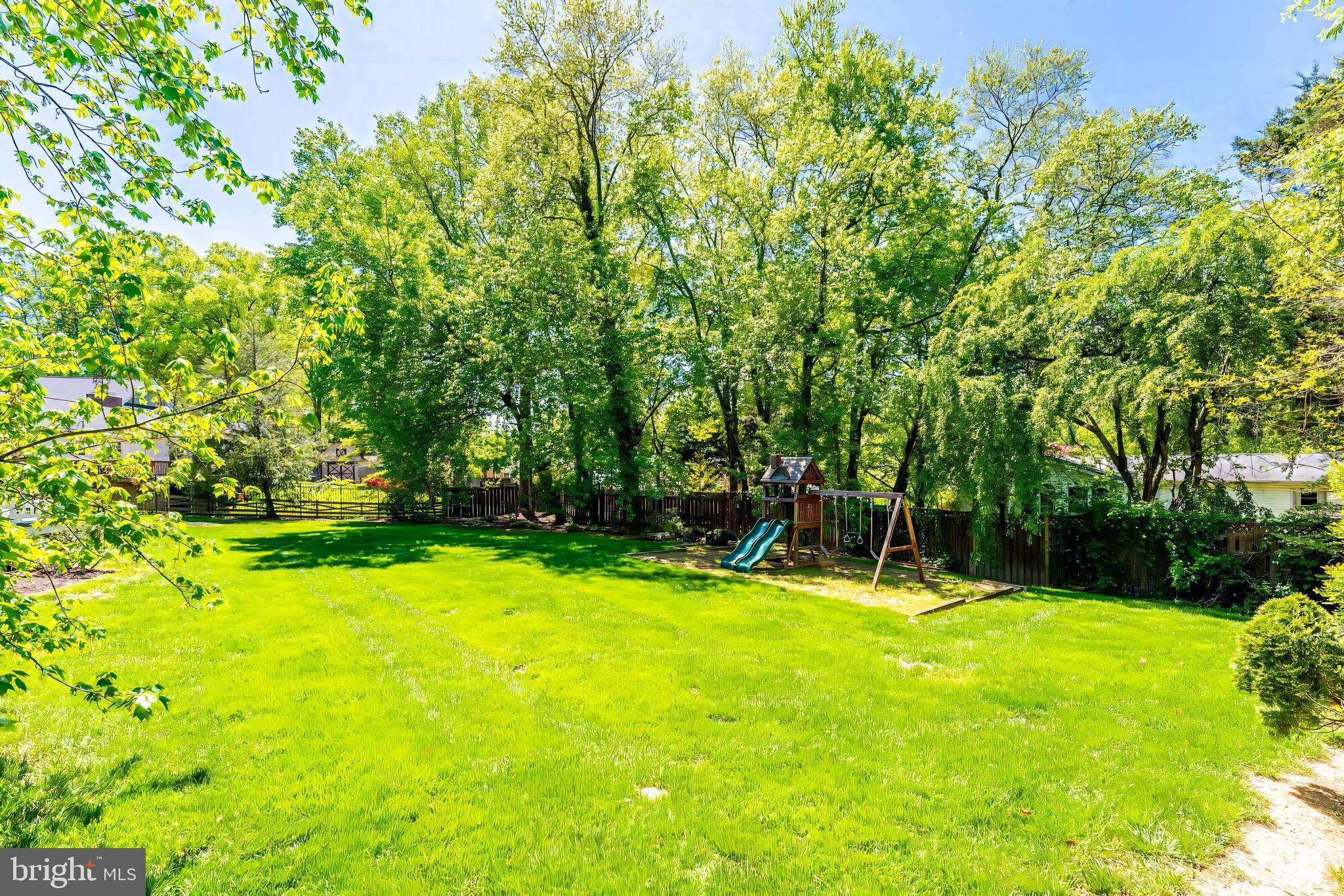 858 Constellation Dr